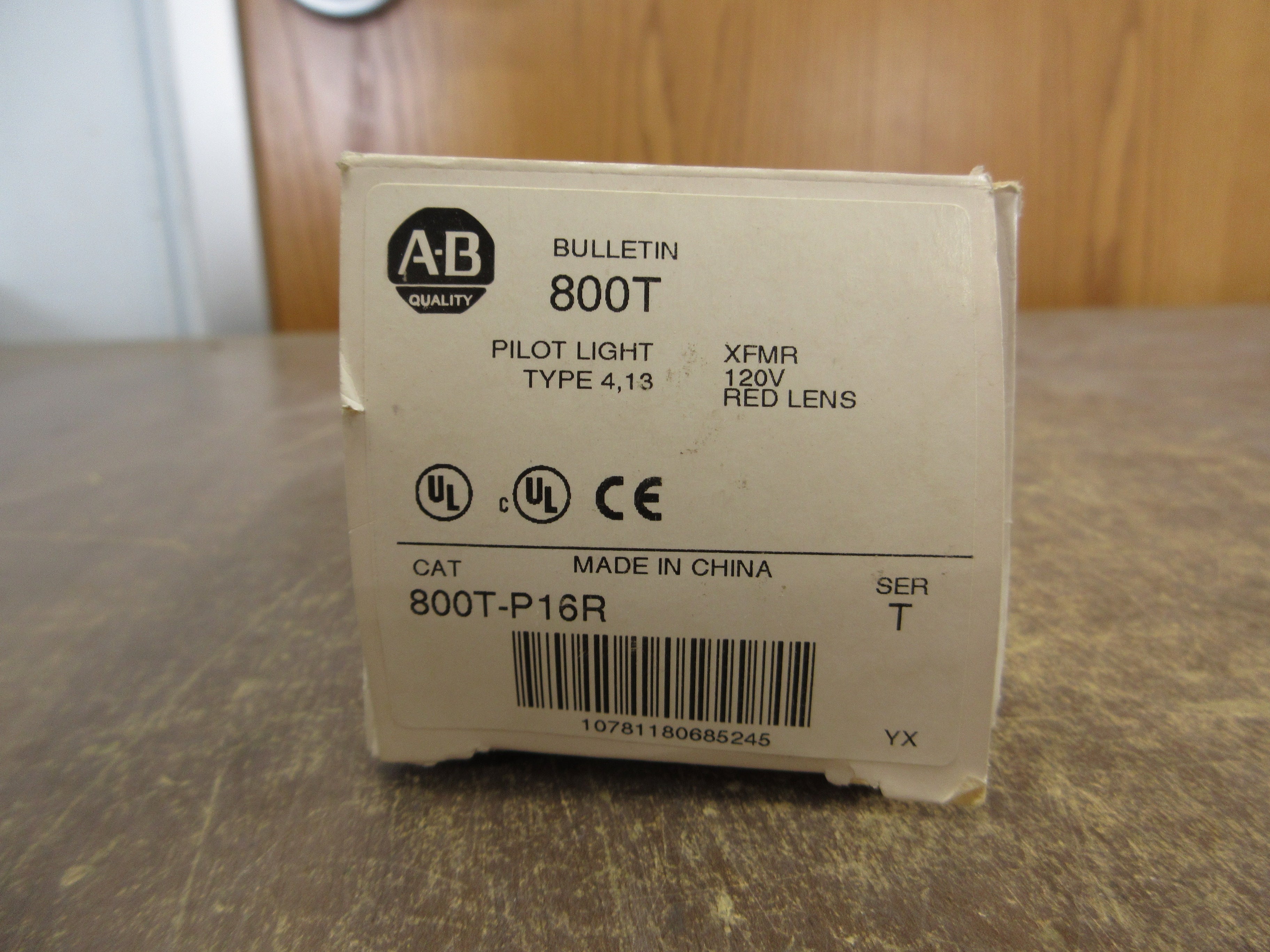 Allen-Bradley Pilot Light 800T-P16R Ser. T Red 120V Type 4, 13 New Surplus