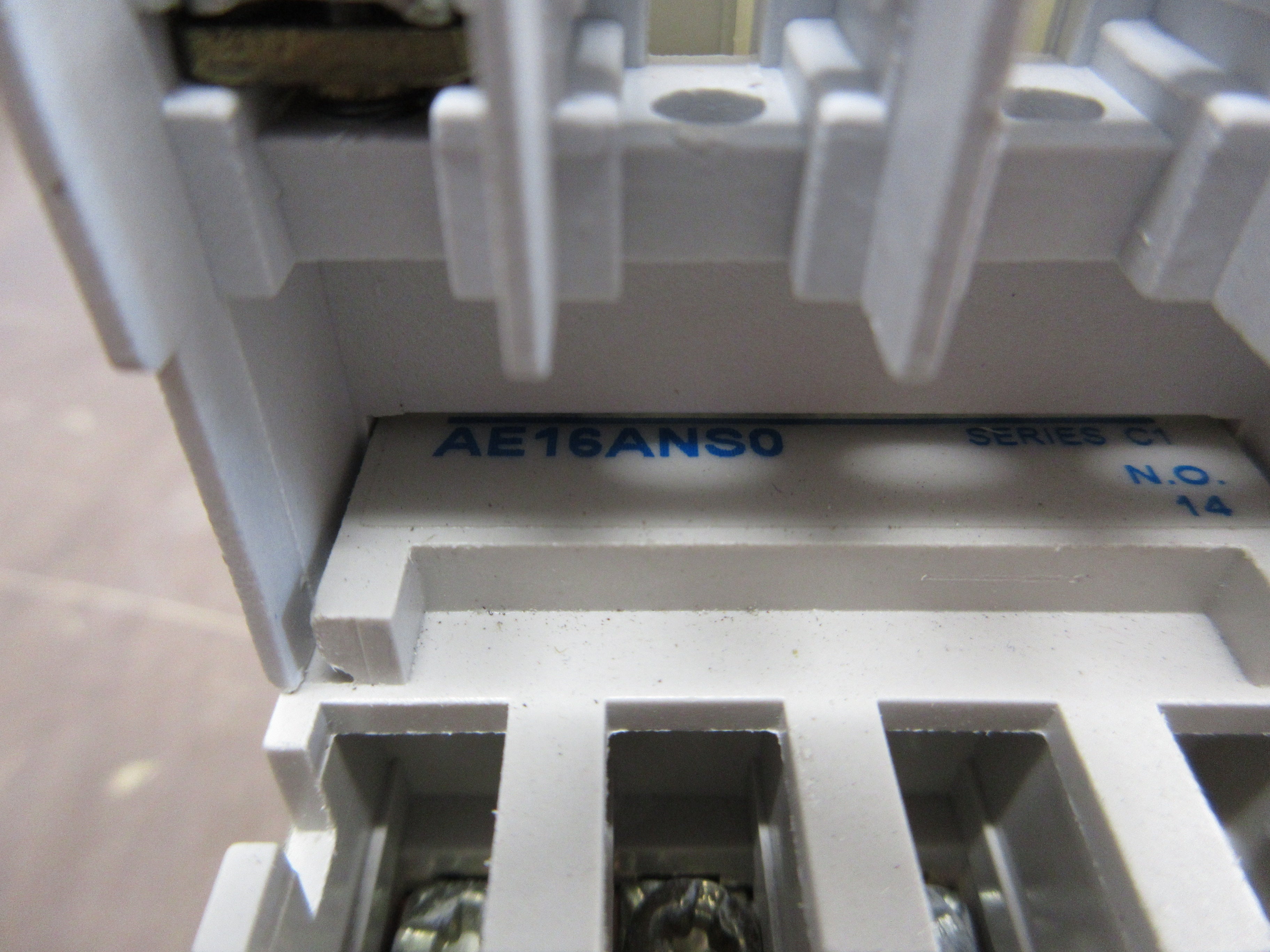 Cutler-Hammer Starter AE16ANS0/C306DN3 120V Coil (1) Aux Contact Used