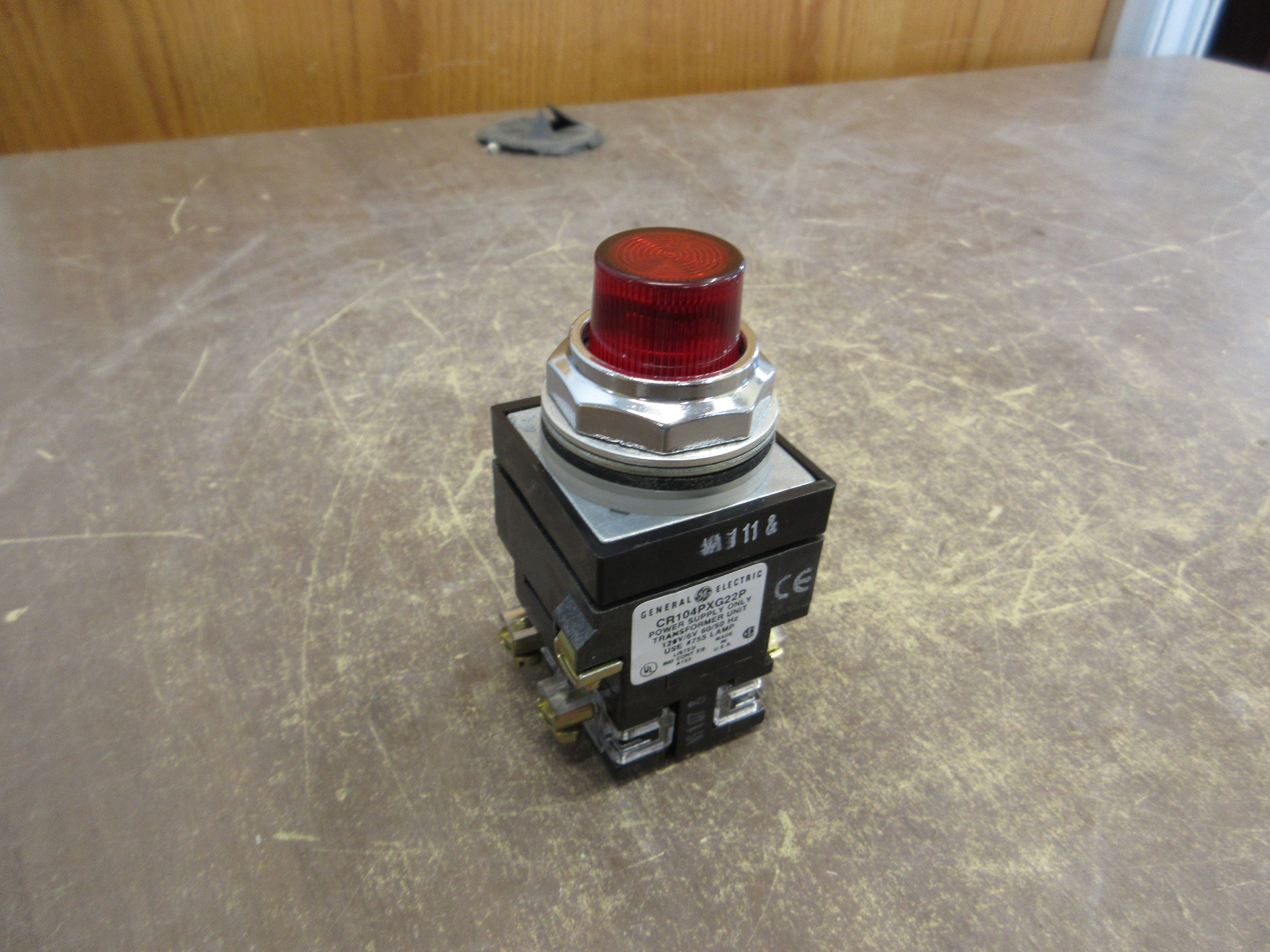 GE Illuminated Push Button CR104PXG22P 120V 60Hz Red *No Box* New Surplus