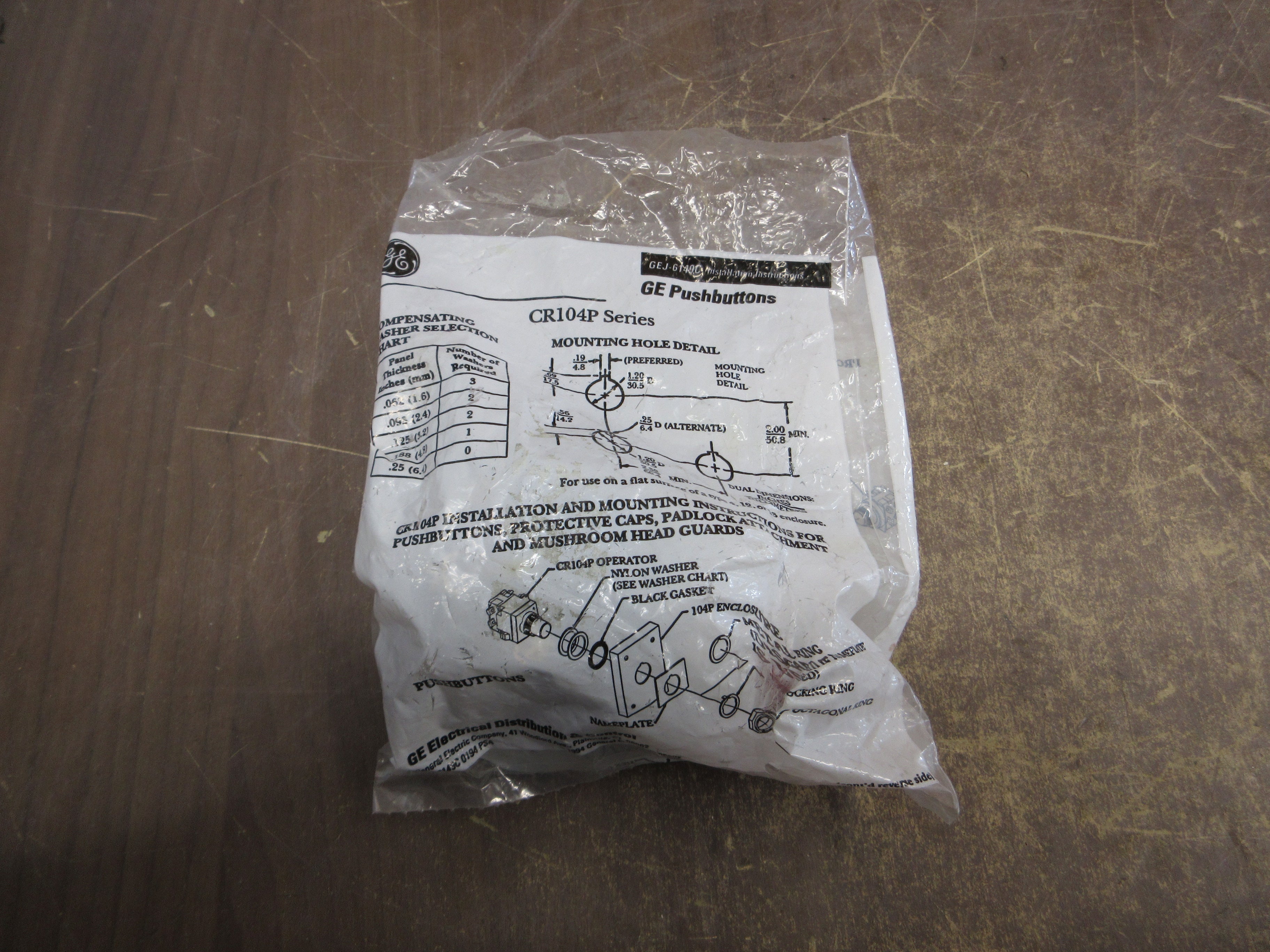 GE Illuminated Push Button CR104PXG22P 120V 60Hz Red *No Box* New Surplus