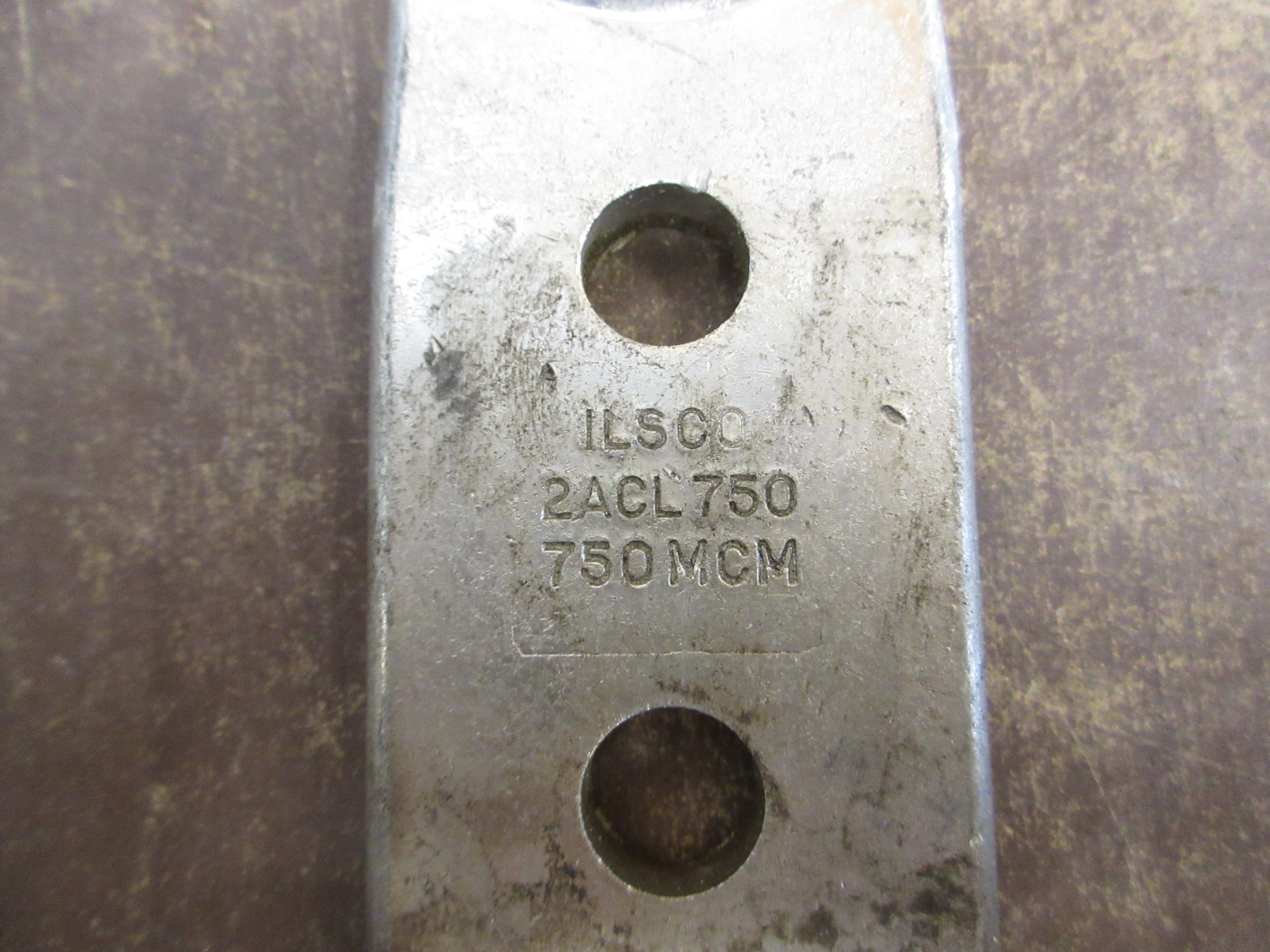 Ilsco Crimp Lug 2ACL750 750MCM 2-Hole *No Box* New Surplus