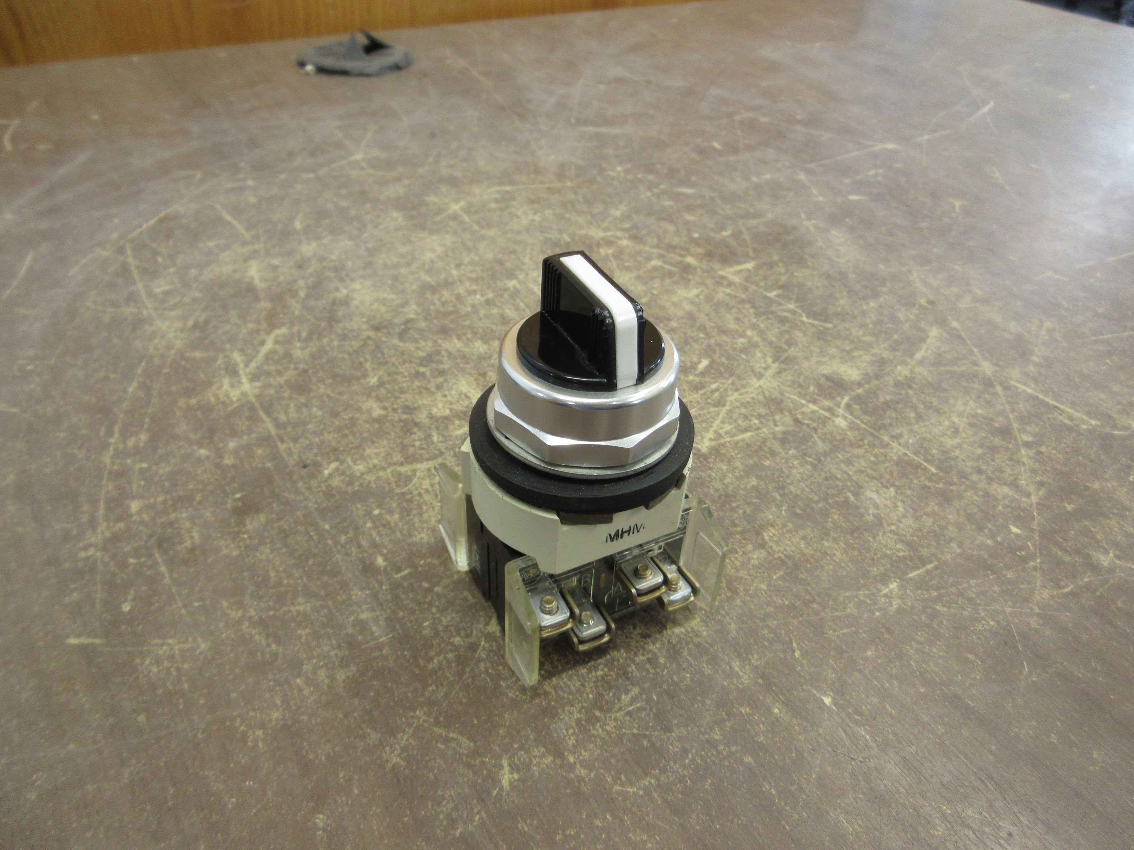 Allen-Bradley Selector Switch 800T-J2 Ser. N Nema 4, 13 Used
