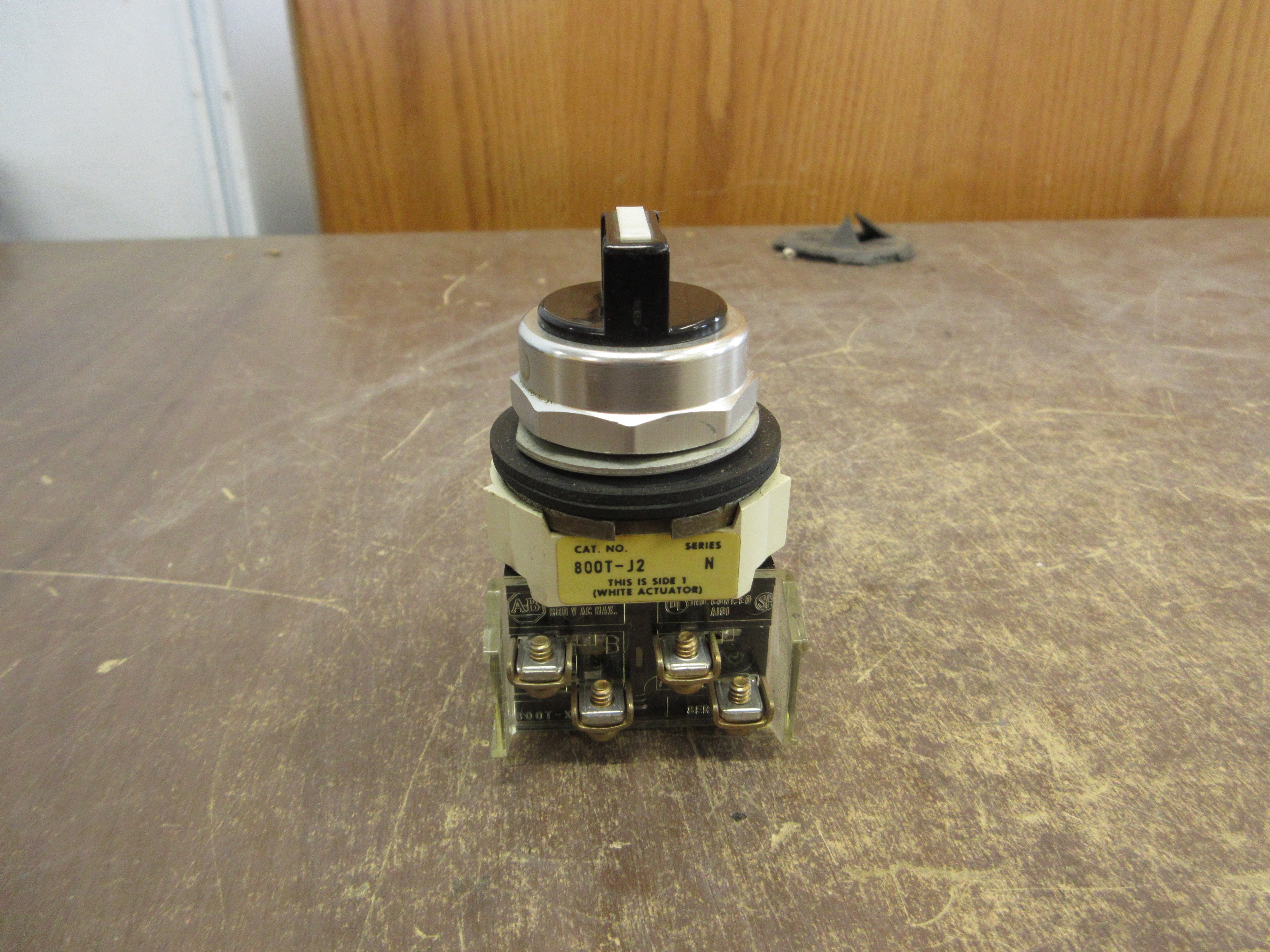 Allen-Bradley Selector Switch 800T-J2 Ser. N Nema 4, 13 Used