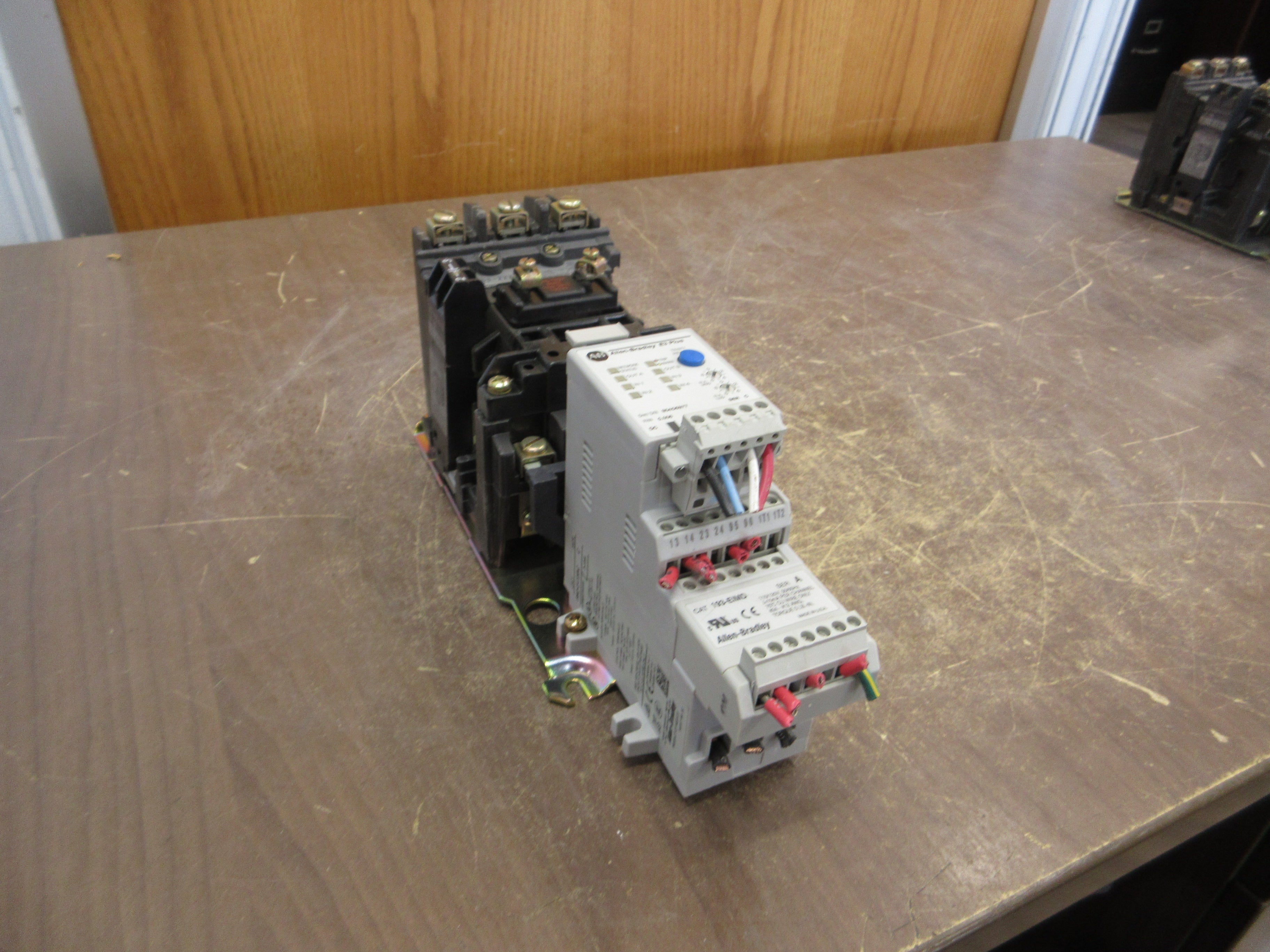 Allen-Bradley Size 1 Starter 509-BOD-XXX / 592-EC2BC 115-120V Coil Trip: 3-15A