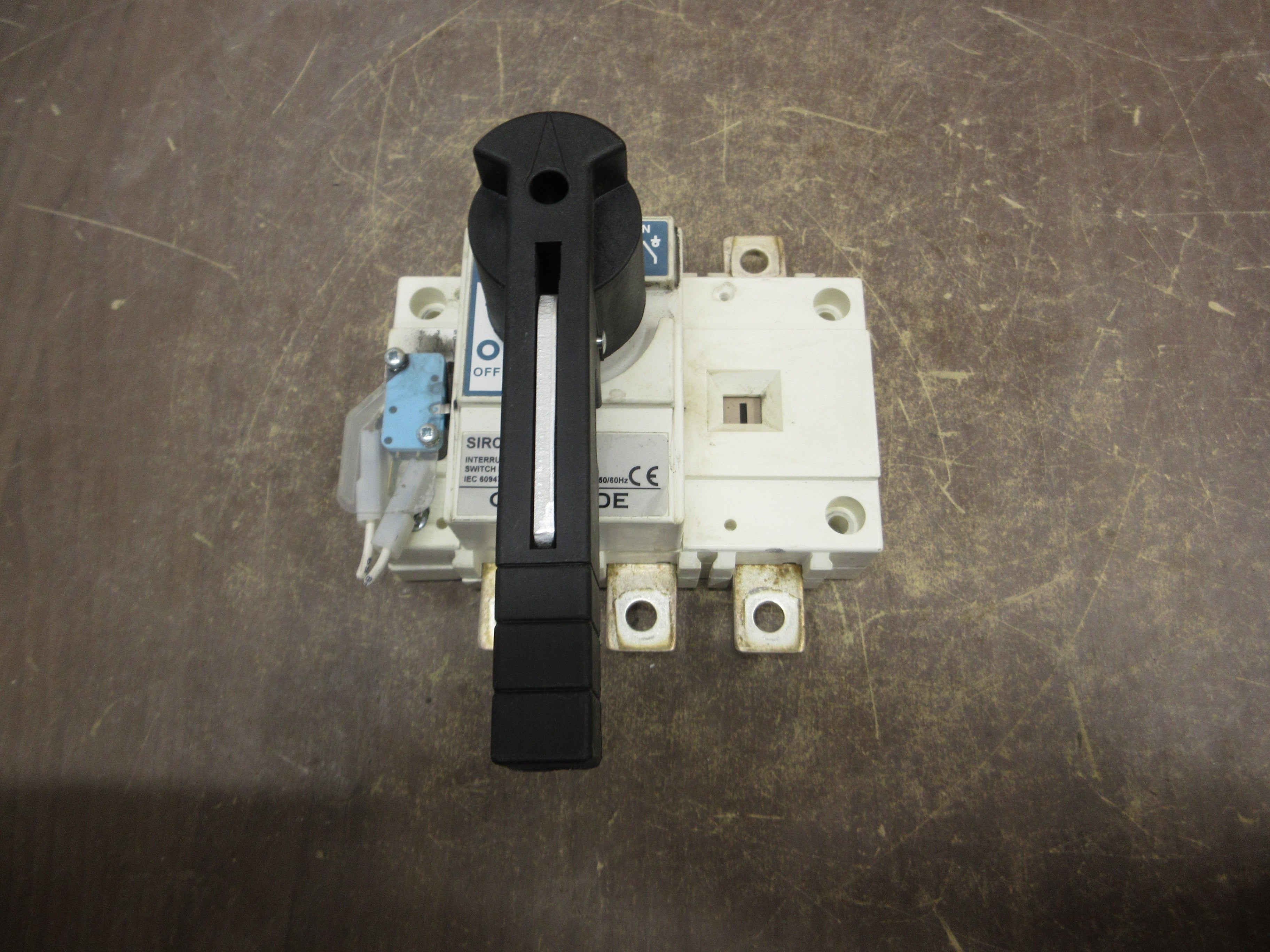 Chloride Disconnect Switch SIRCO 160A 415V 160A 50/60Hz *Cracked Mounting* Used