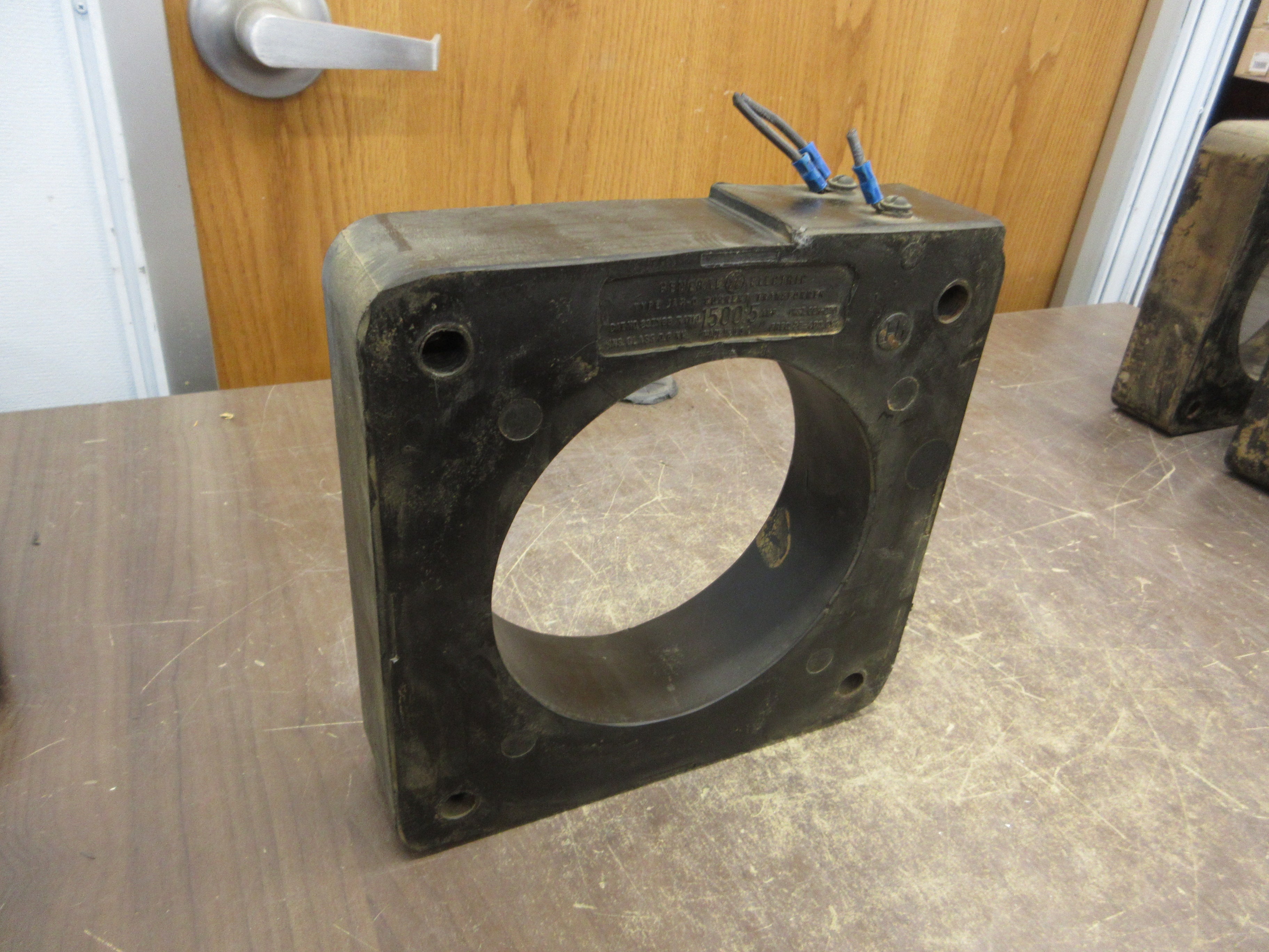 GE Type JAH-0 Current Transformer 837X66 Ratio 1500:5A 600V 25-400Hz Used