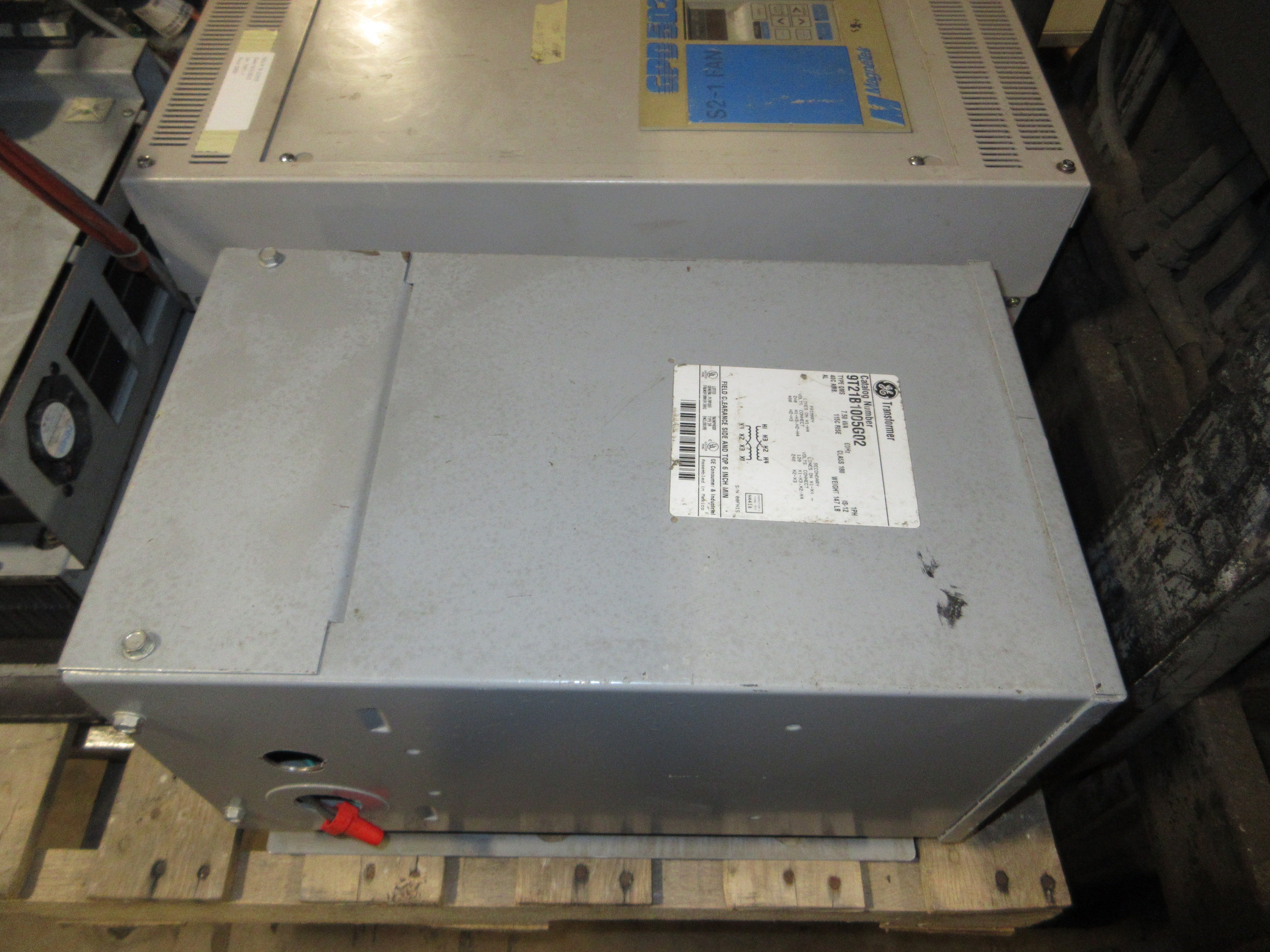 GE Transformer 9T21B1005G02 7.5kVA Pri: 240/480V Sec: 120/240V 60Hz 1Ph Used