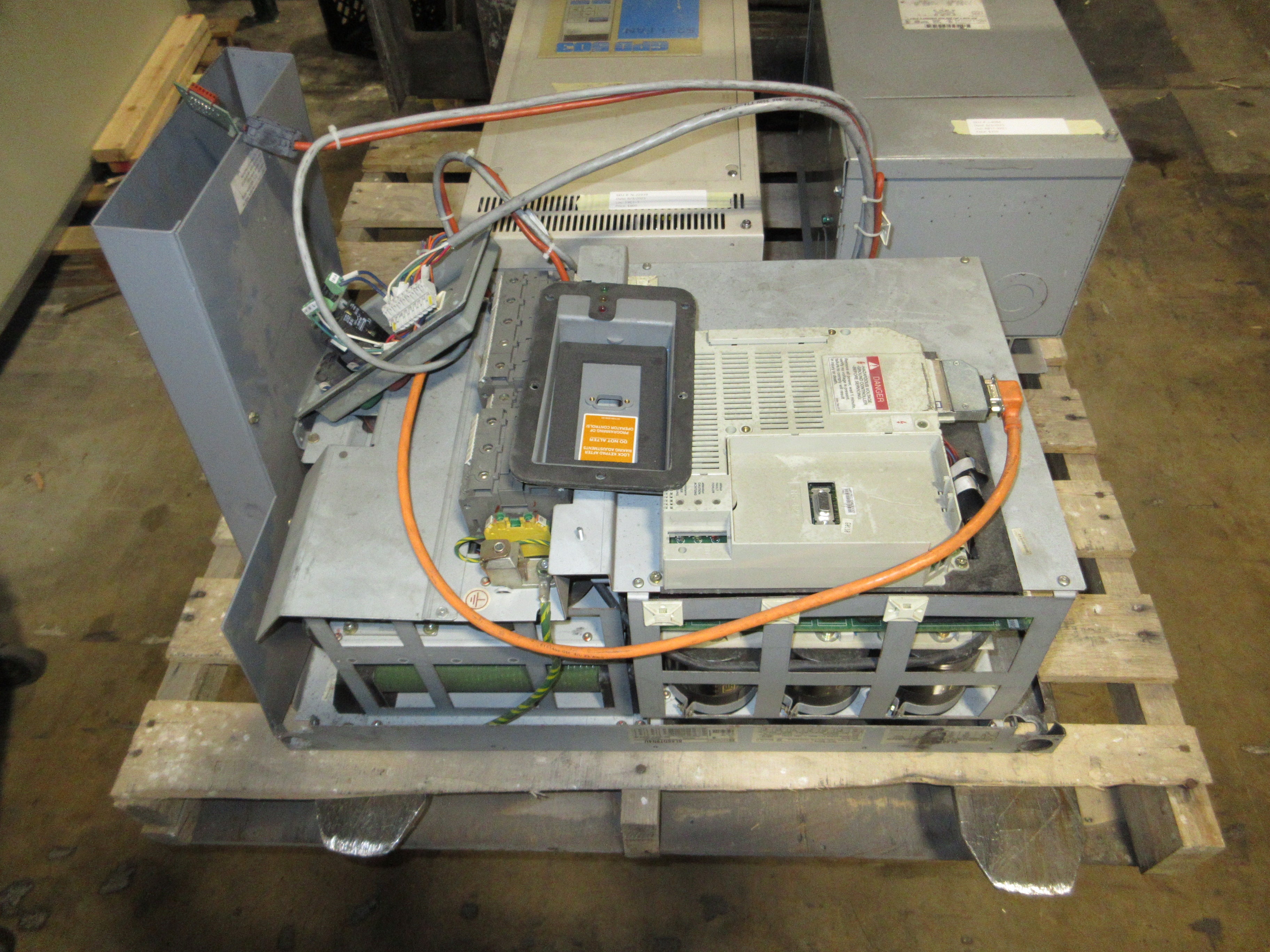 Square D AC Drive SL66D79N4U 100HP *Open Chassis* *No Keypad* Used
