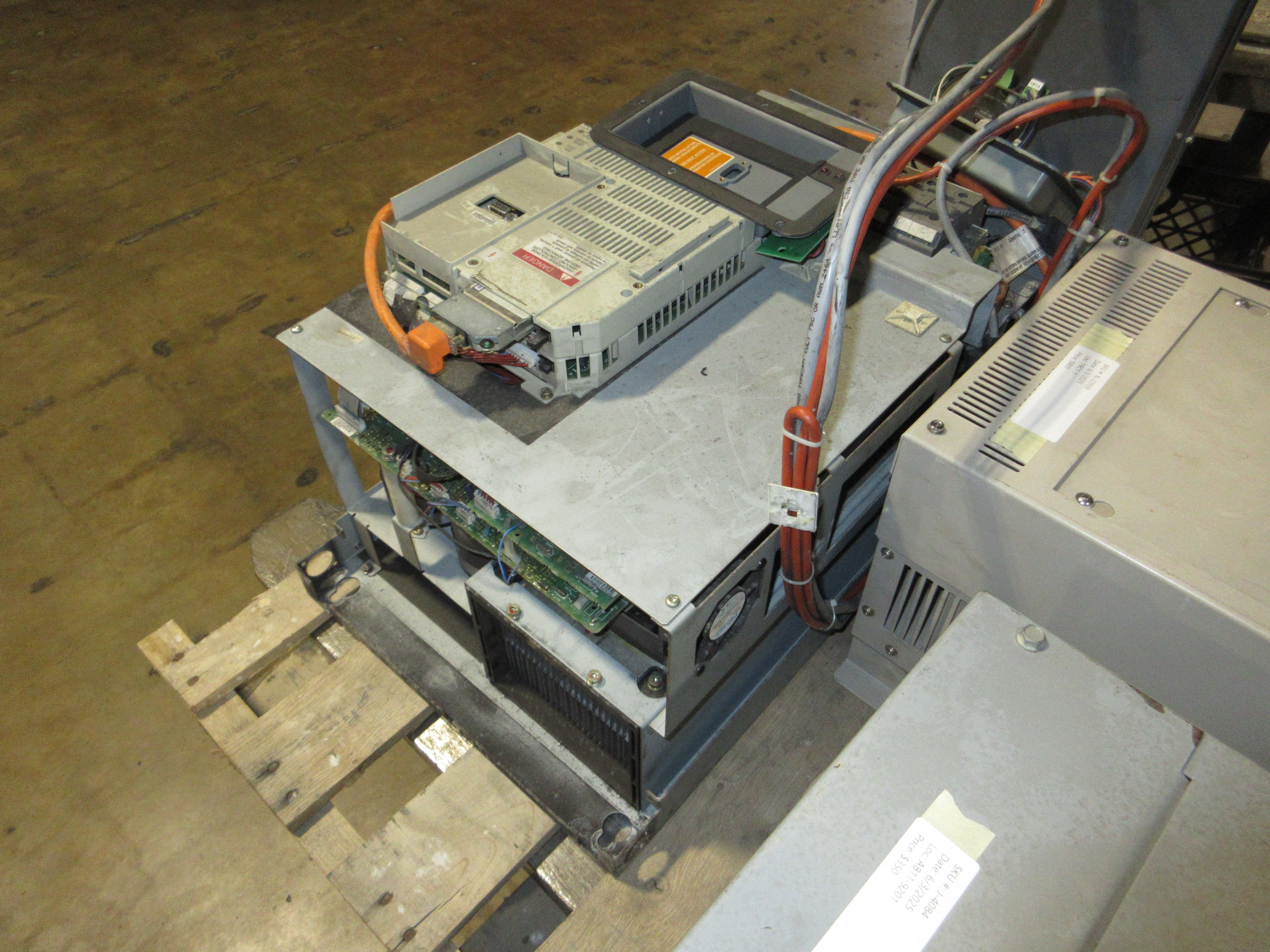 Square D AC Drive SL66D79N4U 100HP *Open Chassis* *No Keypad* Used