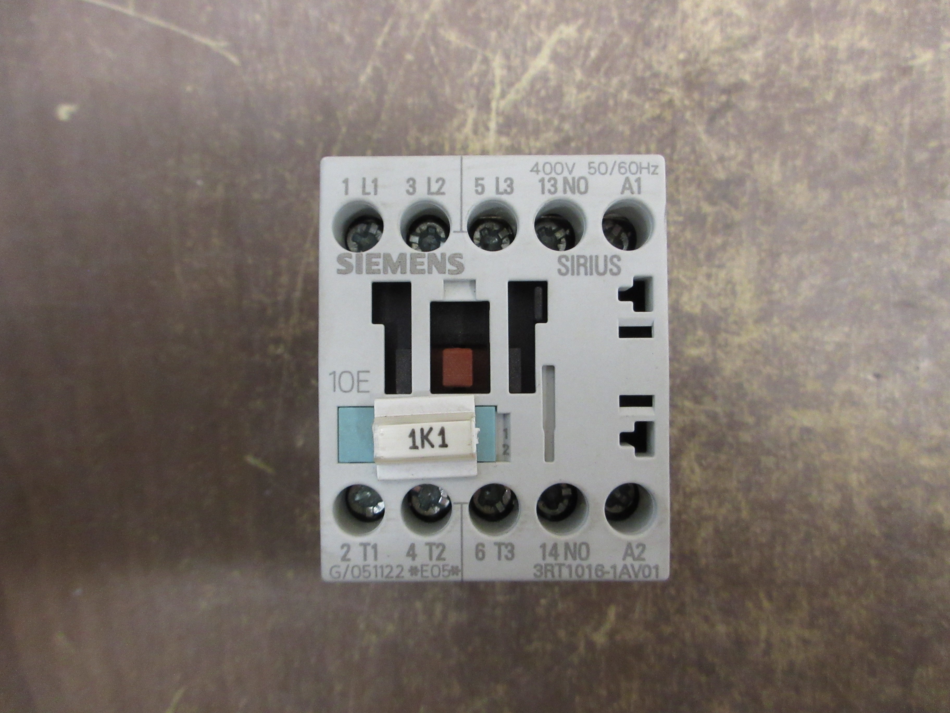 Siemens Sirius Contactor 3RT1016-1AV01 400V Coil 20A 600V Used