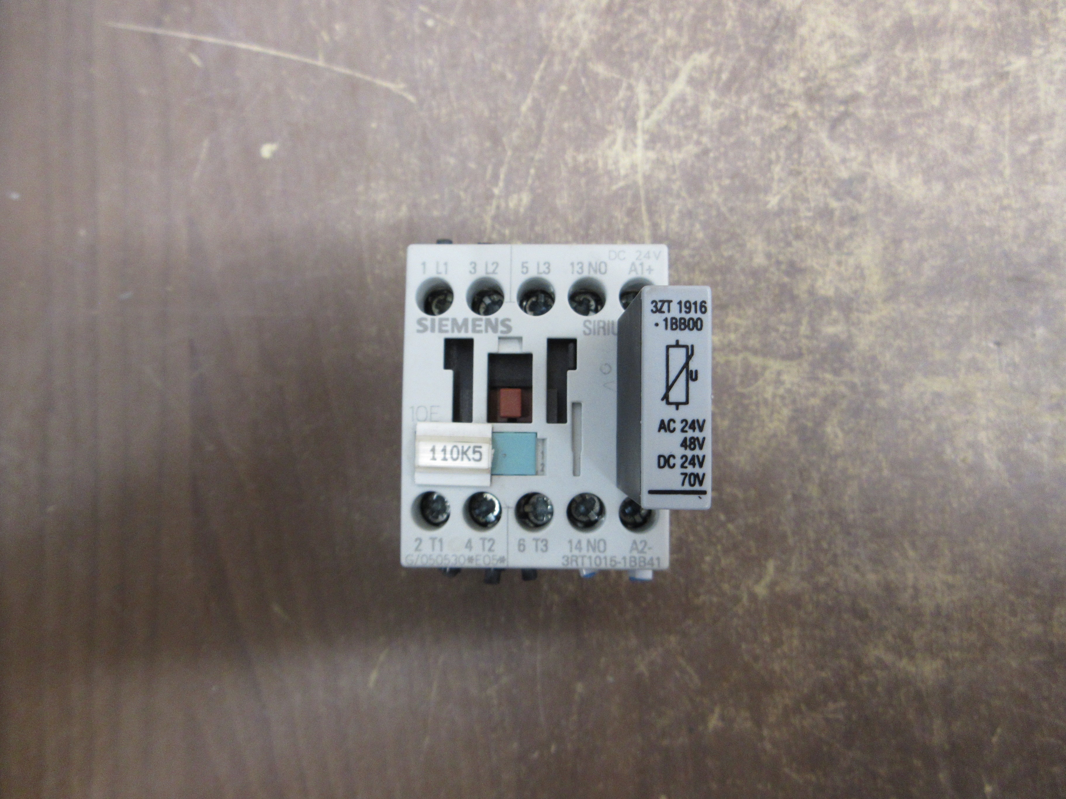 Siemens Sirius Contactor 3RT1015-1BB41 24VDC Coil 16A 600V w/ Surge Suppressor
