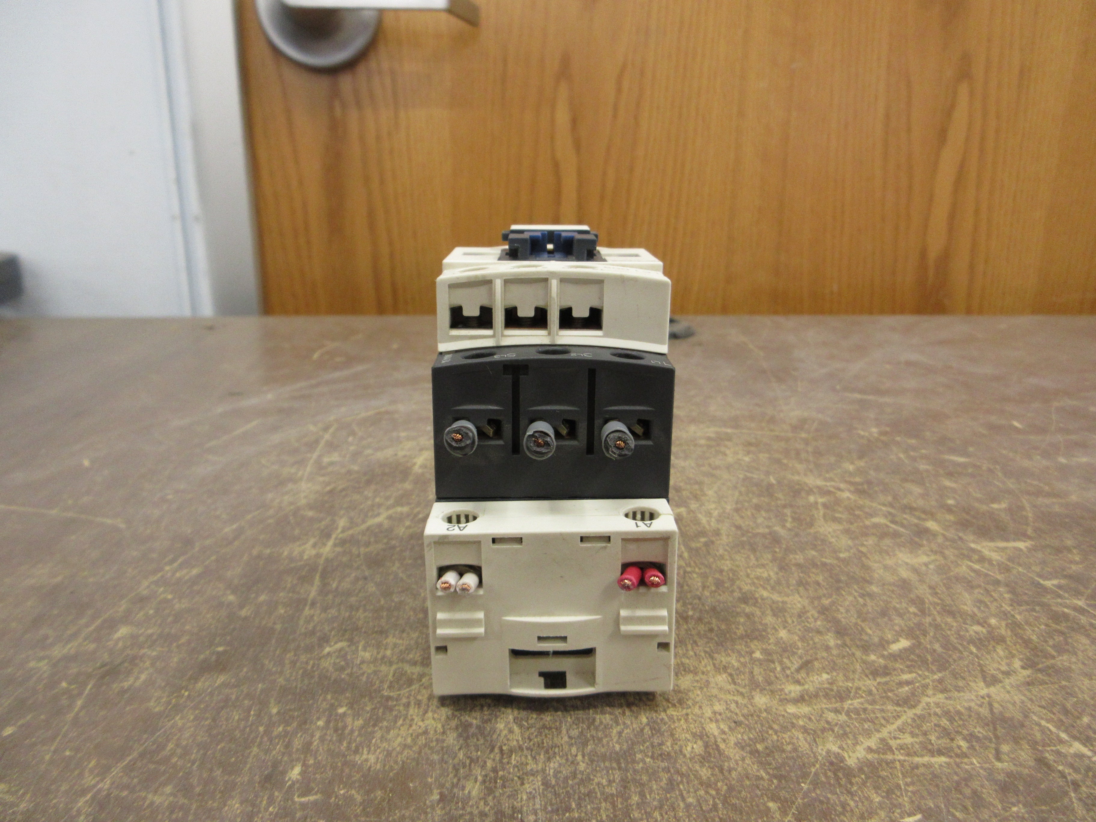 Square D Contactor w/ Mounting Adapter Coil LC1 D09 110V Coil Used