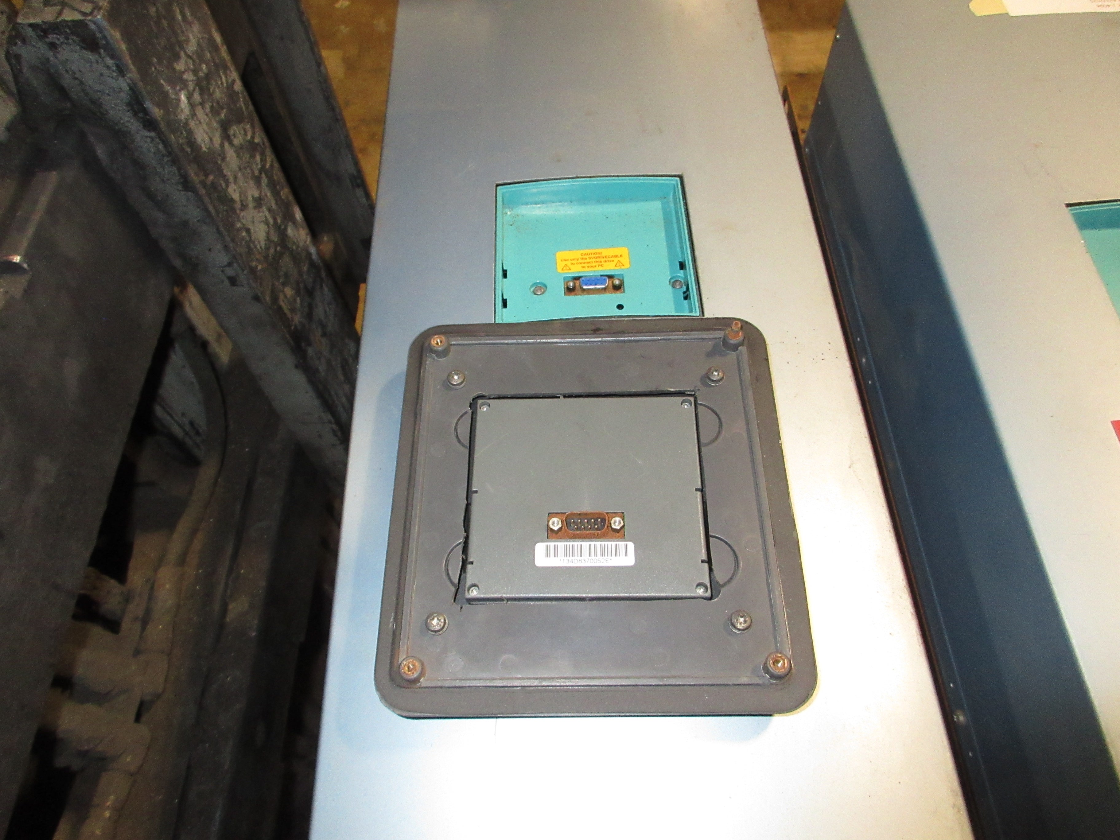 Cutler-Hammer CP9000 AC Drive NI9100AN-5M0A00 150HP w/ Keypad & External Mount