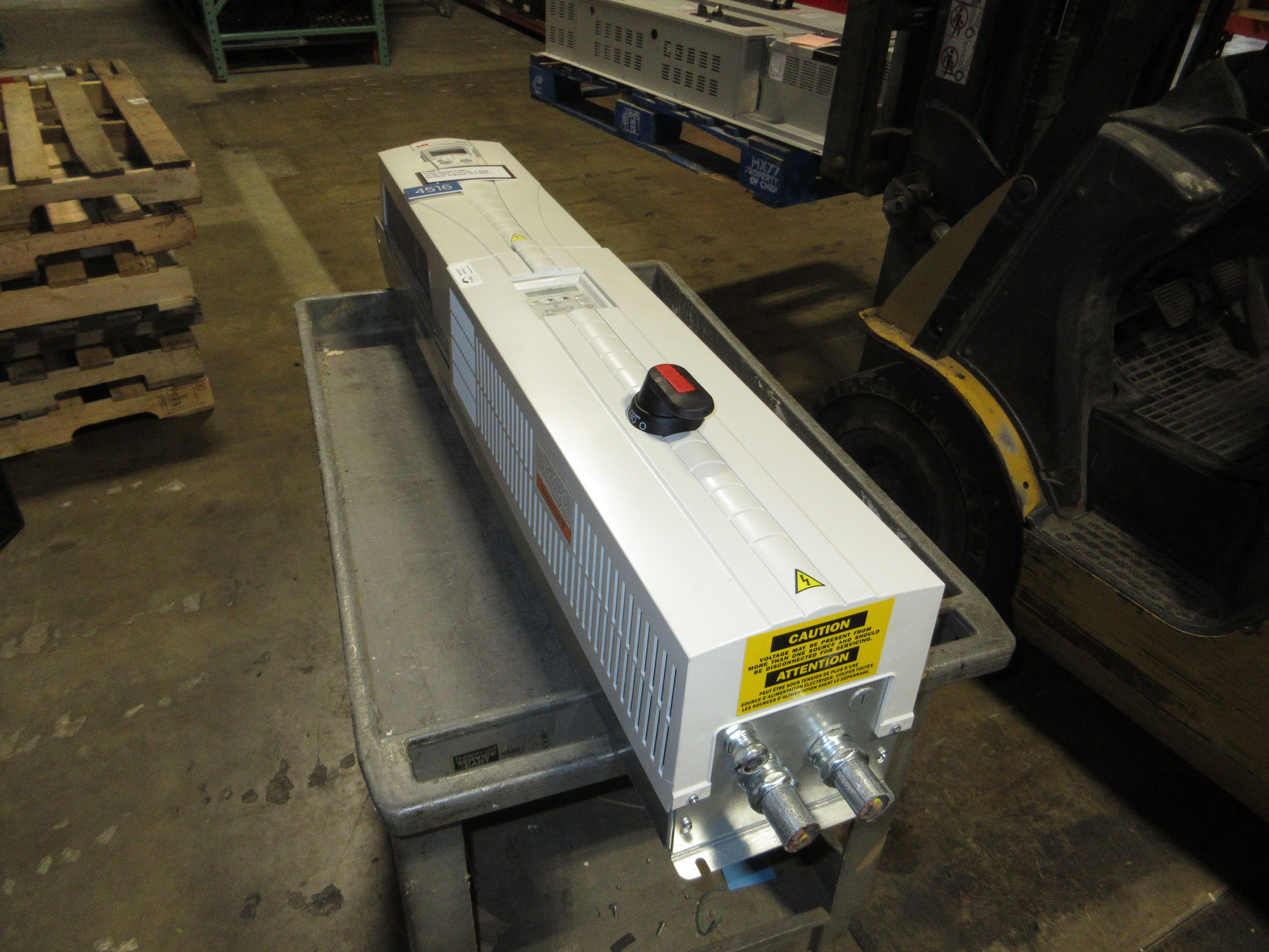 ABB ACH550 AC Drive w/ Bypass ACH550-VDR-045A-4+F267 30HP 3Ph w/ Keypad Used