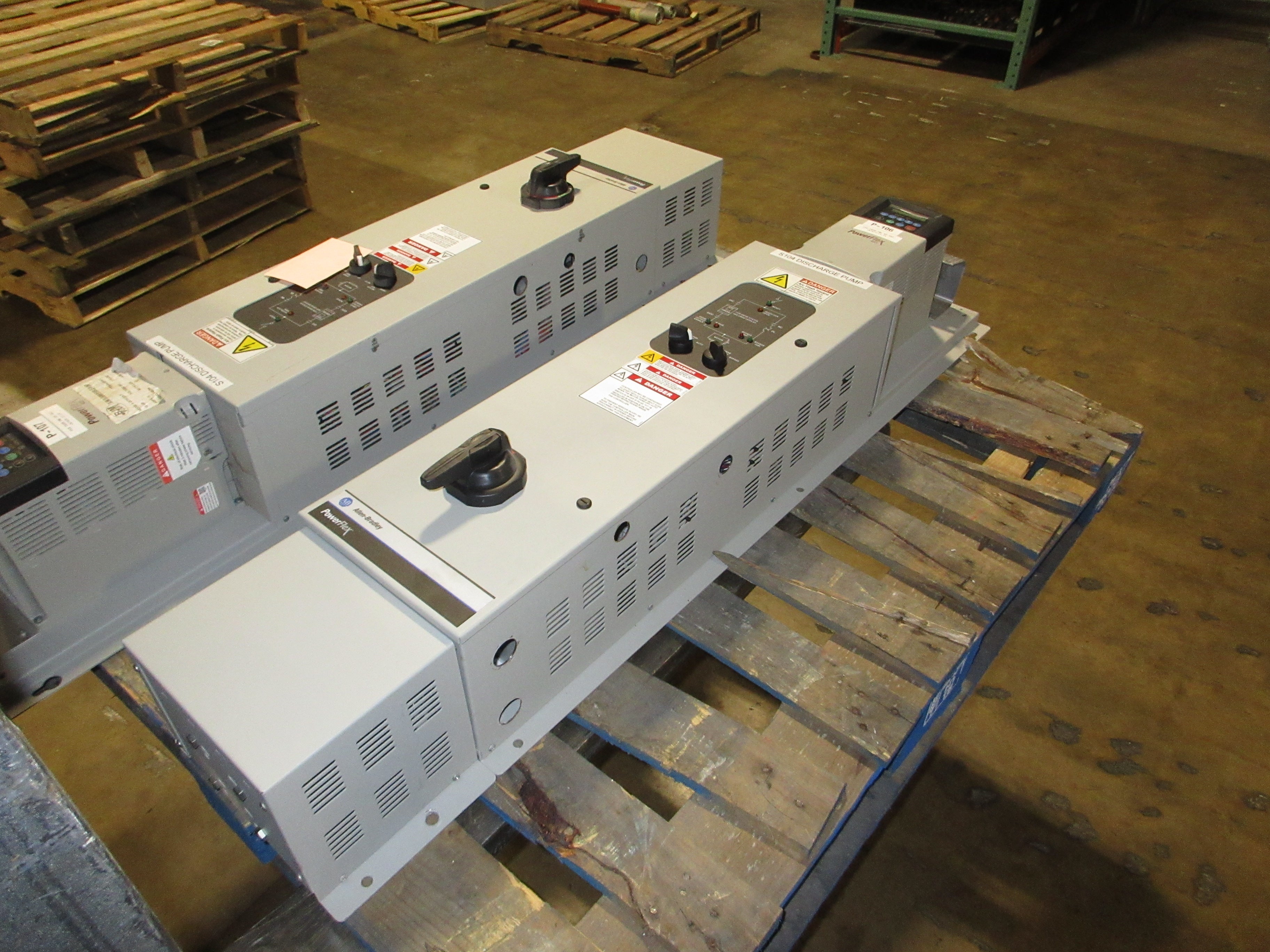 Allen-Bradley PowerFlex 400 AC Drive w/ Bypass 22C-D022N103 Ser. B 15HP 3Ph Used