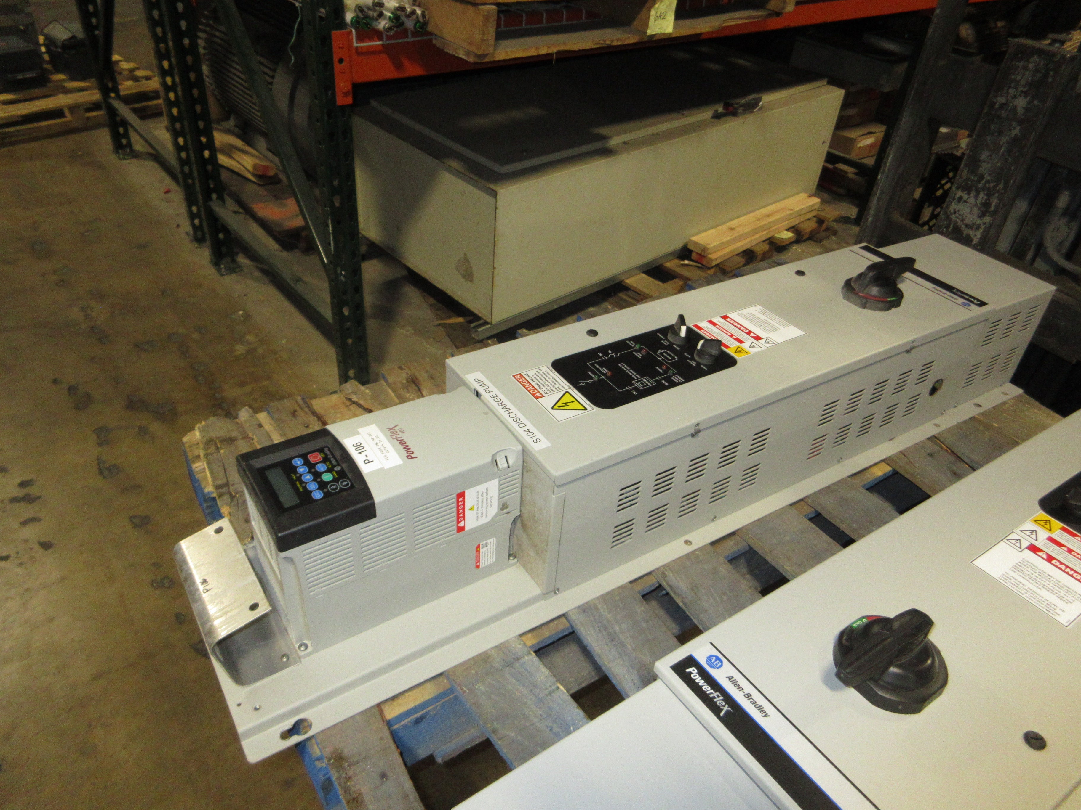 Allen-Bradley PowerFlex 400 AC Drive w/ Bypass 22C-D022N103 Ser. B 15HP 3Ph Used