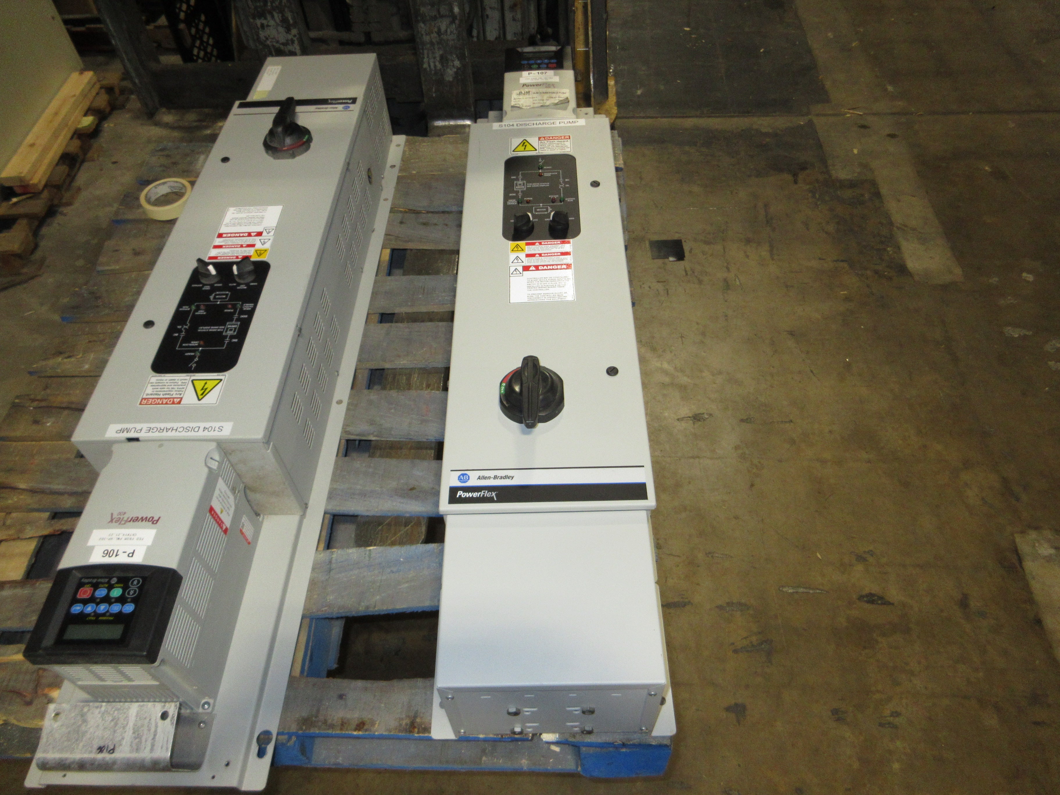 Allen-Bradley PowerFlex 400 AC Drive w/ Bypass 22C-D022N103 Ser. A 15HP 3Ph Used