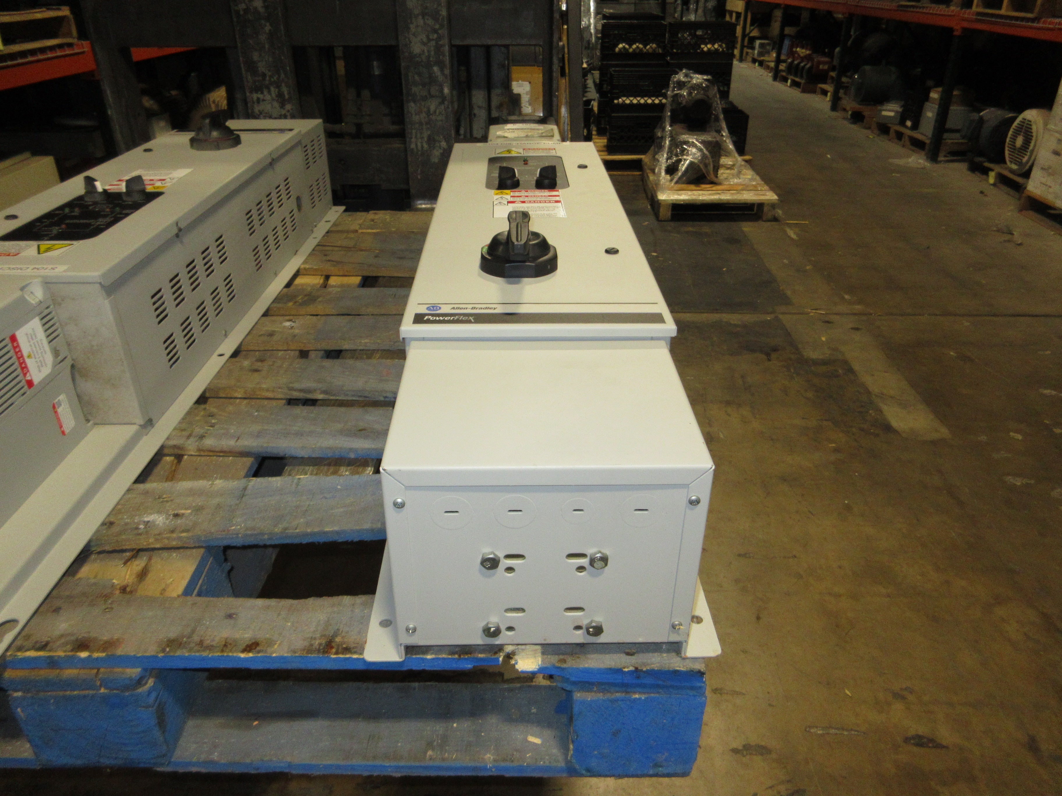 Allen-Bradley PowerFlex 400 AC Drive w/ Bypass 22C-D022N103 Ser. A 15HP 3Ph Used