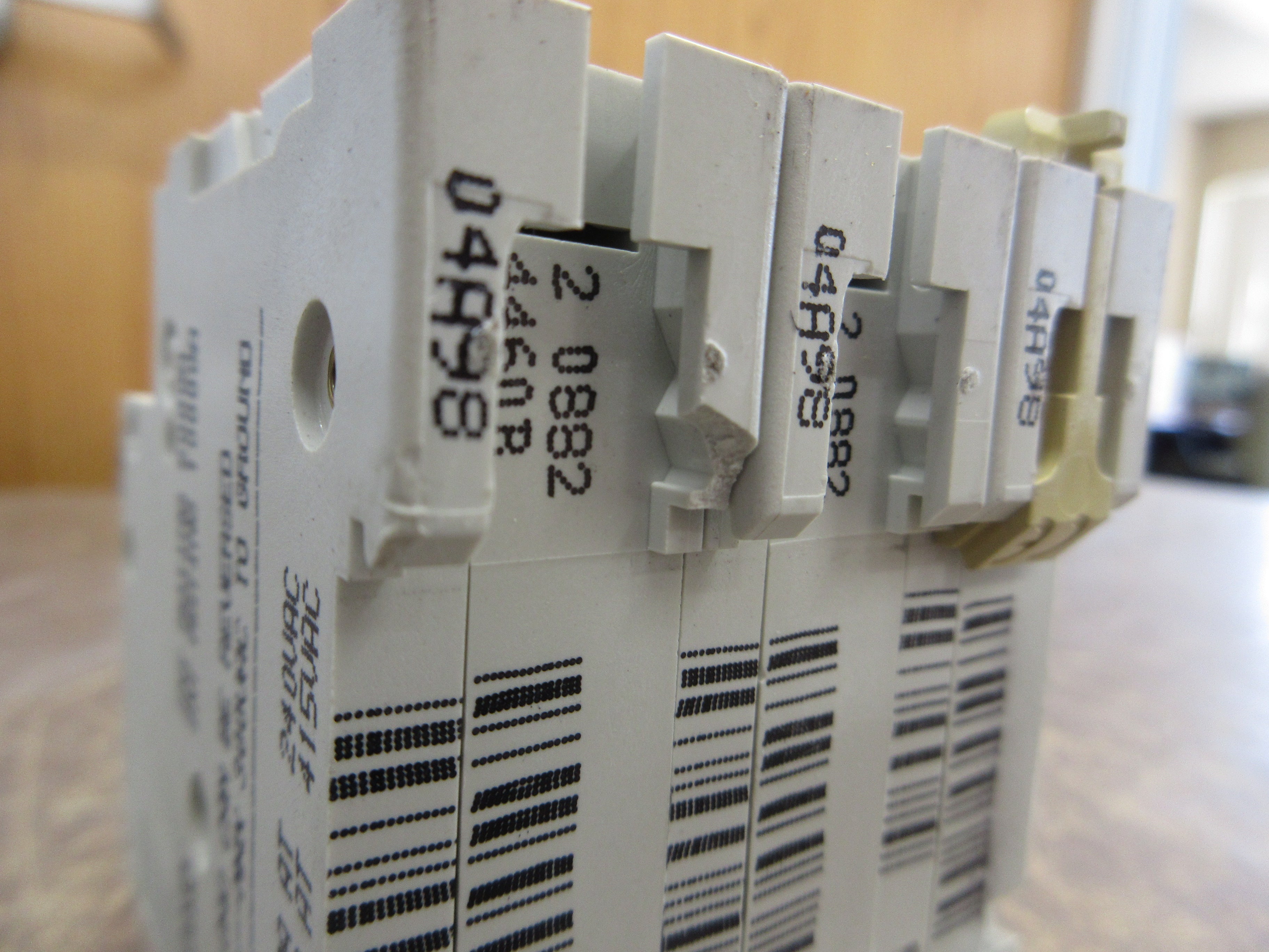 Merlin Gerin Multi9 C60N Circuit Breaker 24460 2A 480V 3P Used