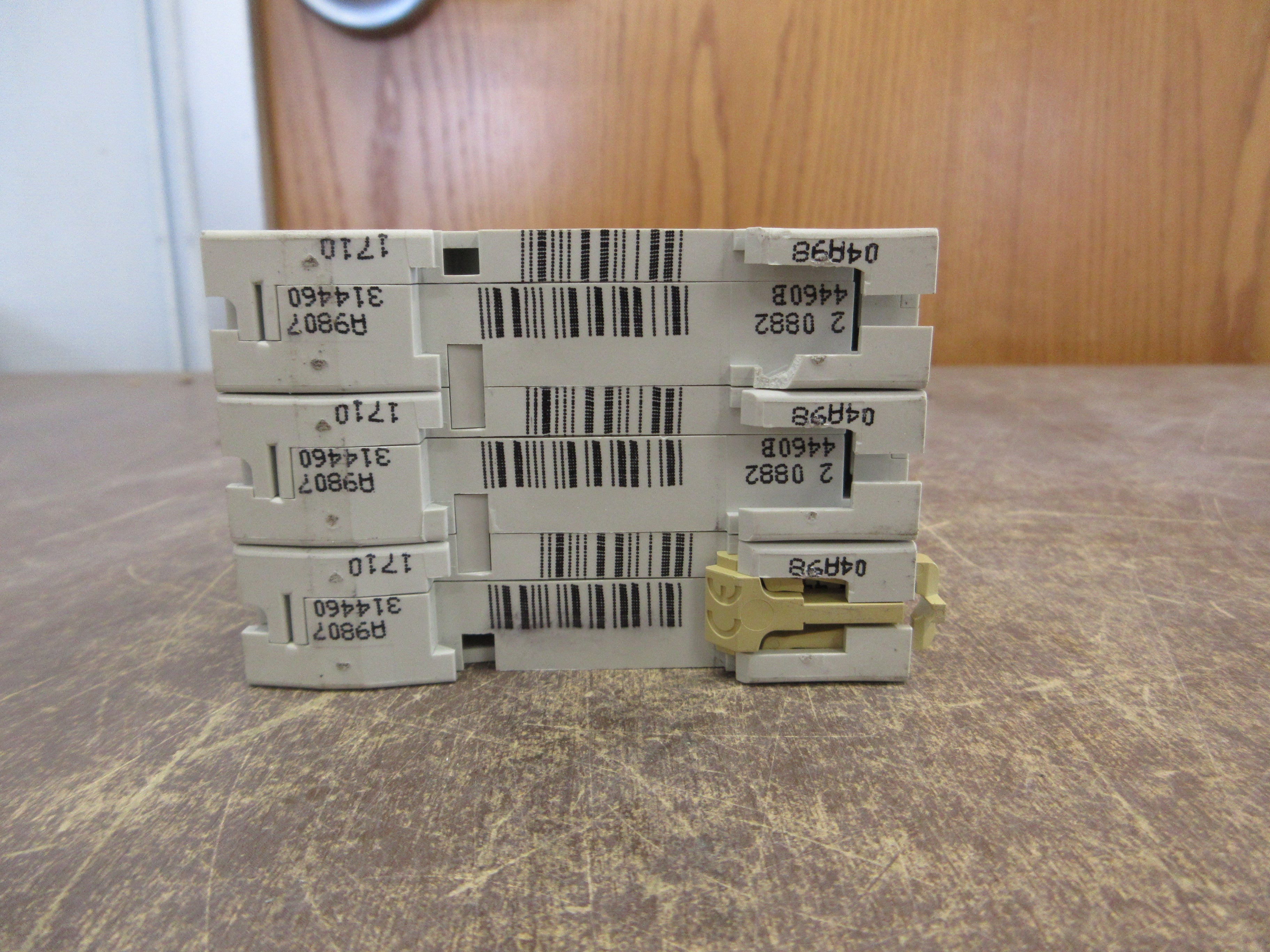 Merlin Gerin Multi9 C60N Circuit Breaker 24460 2A 480V 3P Used