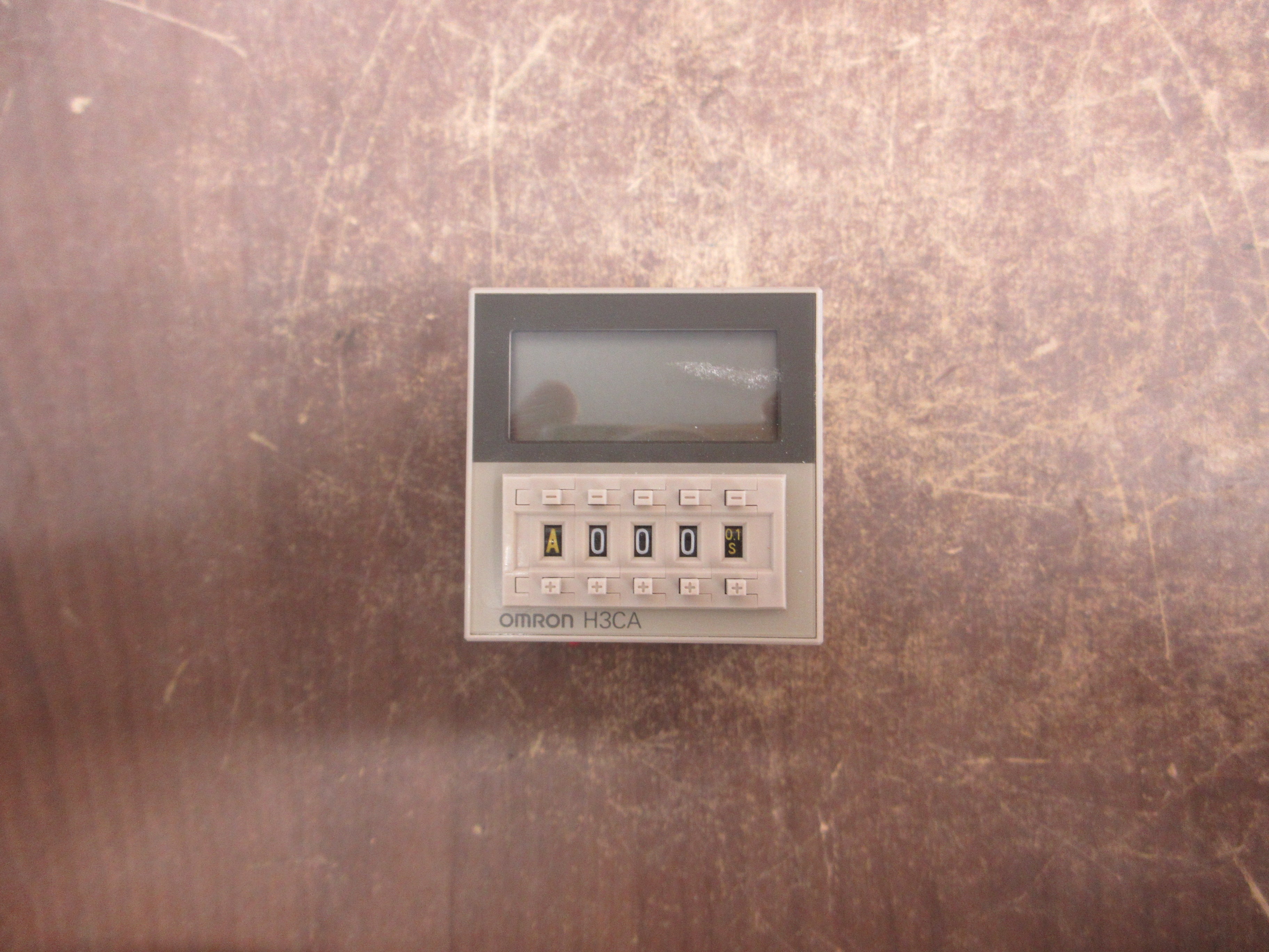 Omron Timer H3CA-A Range: 0.1s-9990h 24-240VAC 12-240VDC w/ Base Used