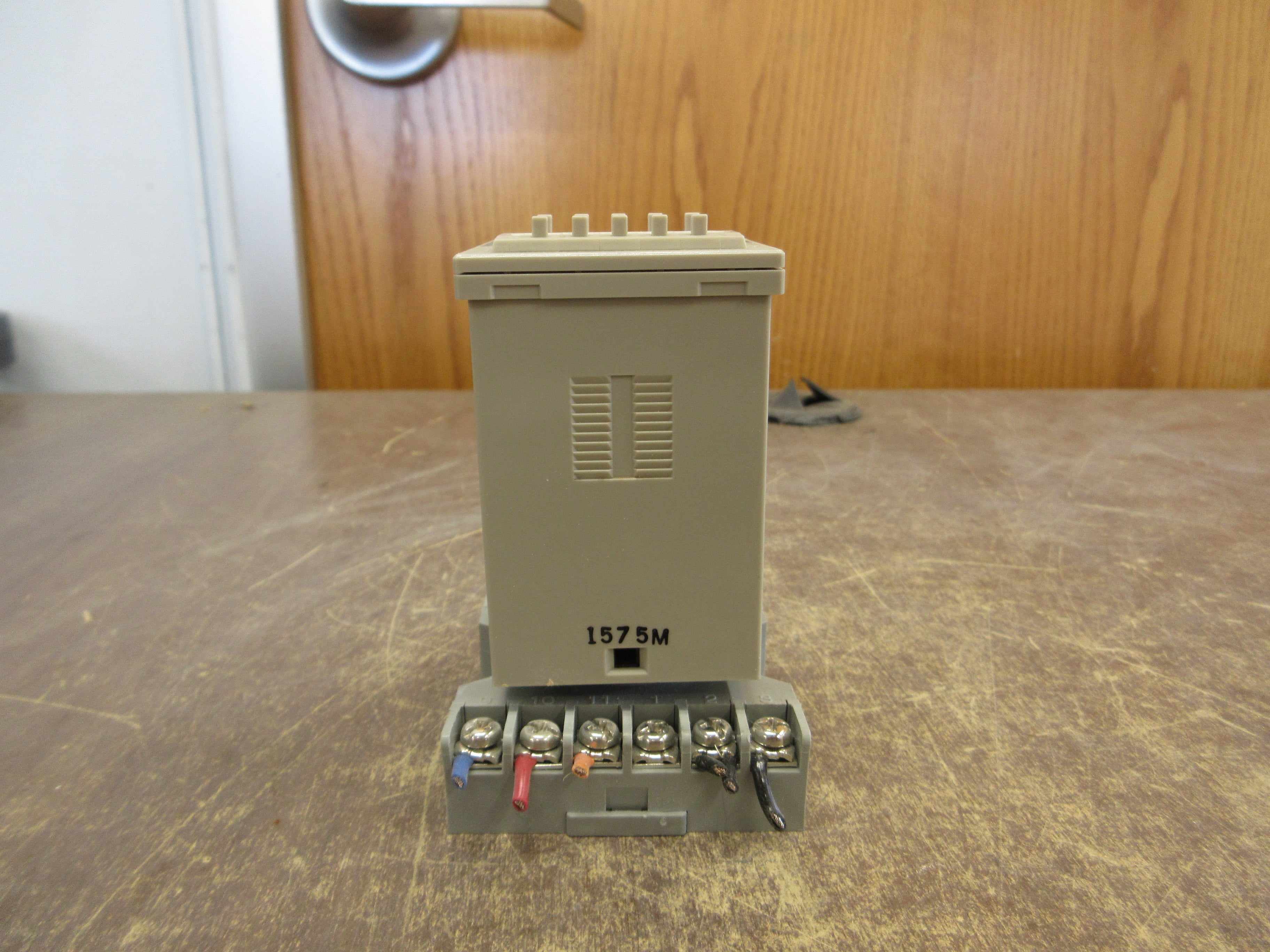 Omron Timer H3CA-A Range: 0.1s-9990h 24-240VAC 12-240VDC w/ Base Used