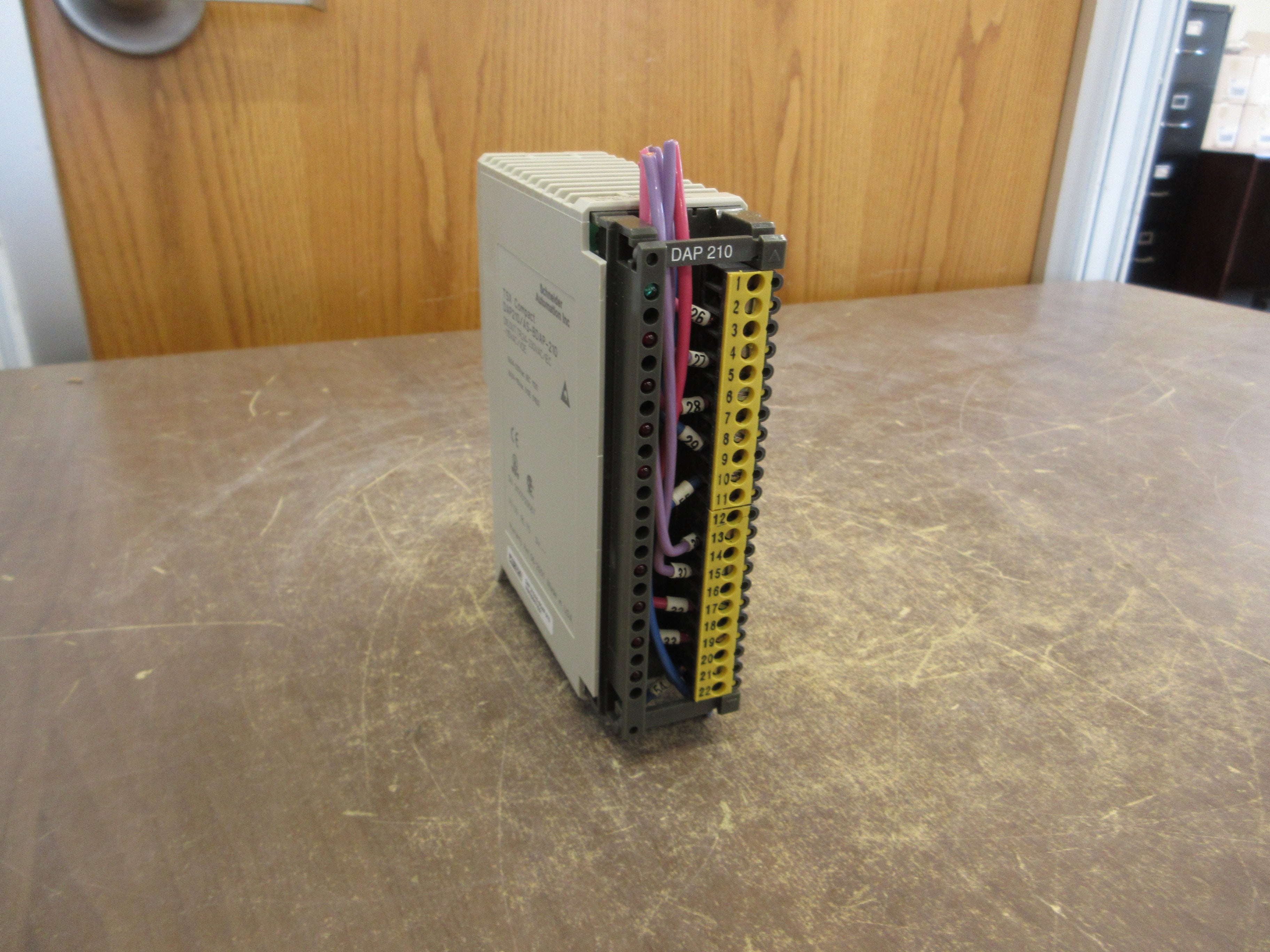 Schneider TSX Compact Discreate Output Module DAP210/AS-BDAP-210 8x 24-230 VAC