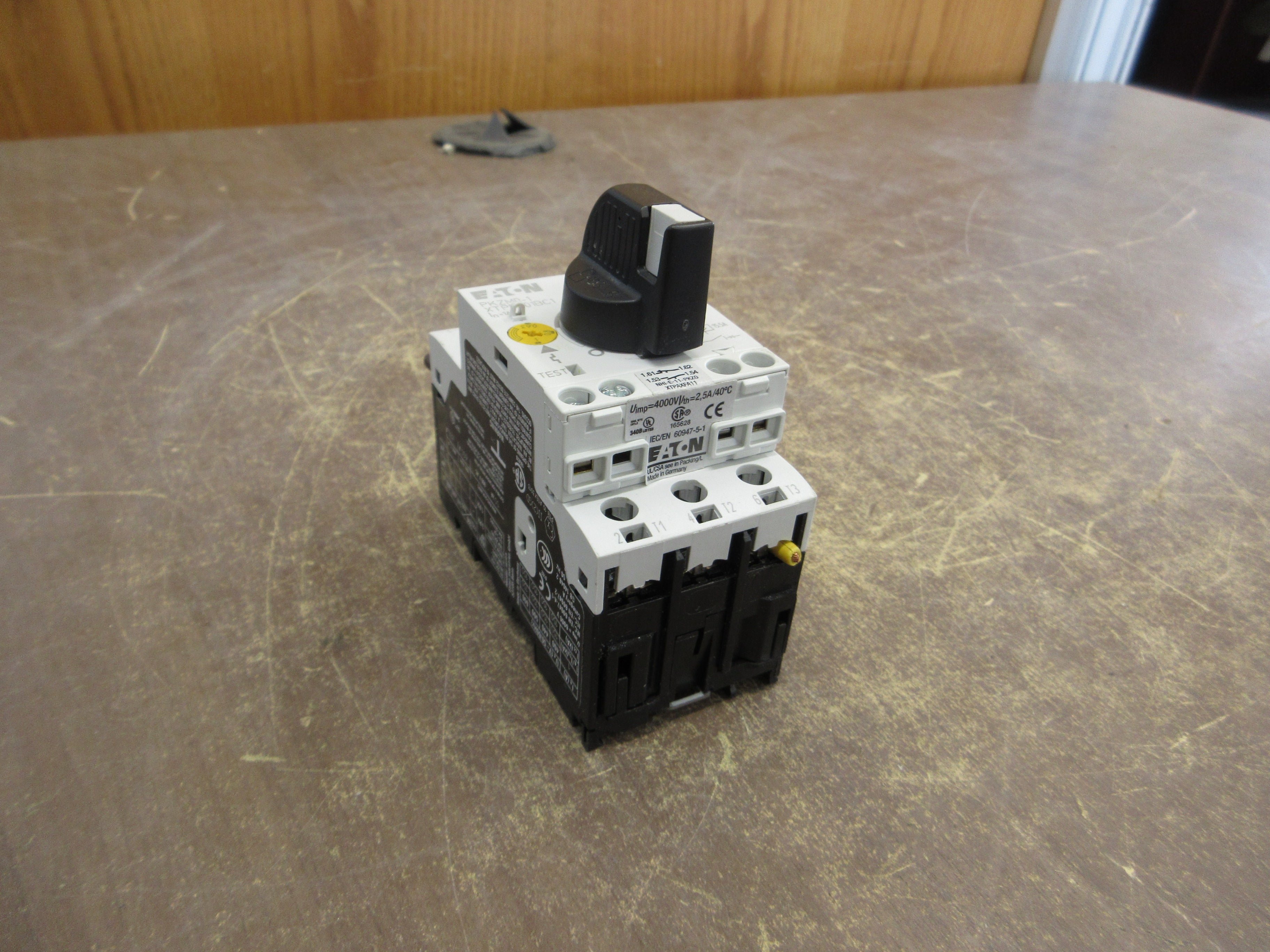 Eaton Manual Motor Protector PKZM0-1 XTPR001BC1 Trip: 0.63-1A Used