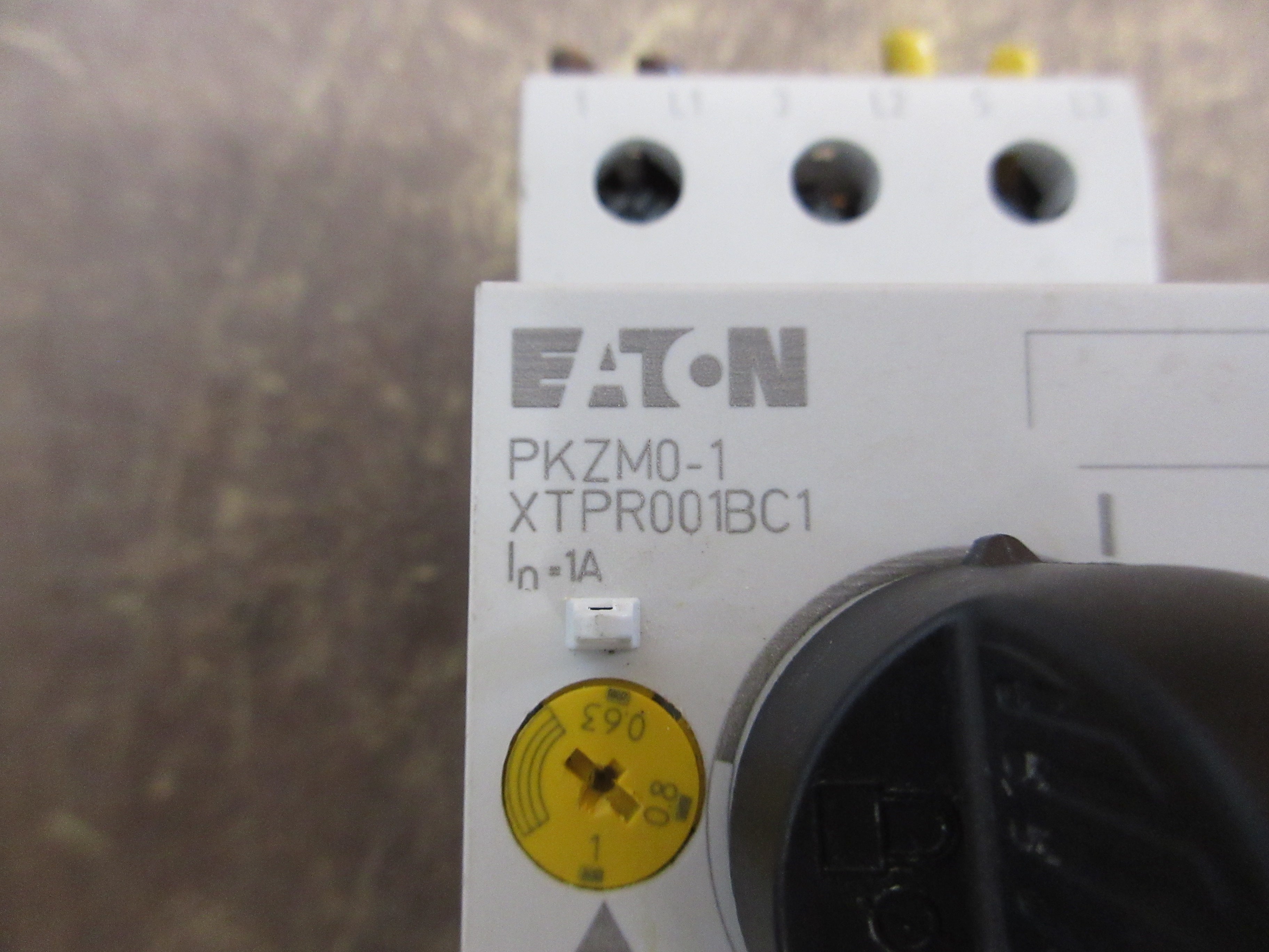 Eaton Manual Motor Protector PKZM0-1 XTPR001BC1 Trip: 0.63-1A Used