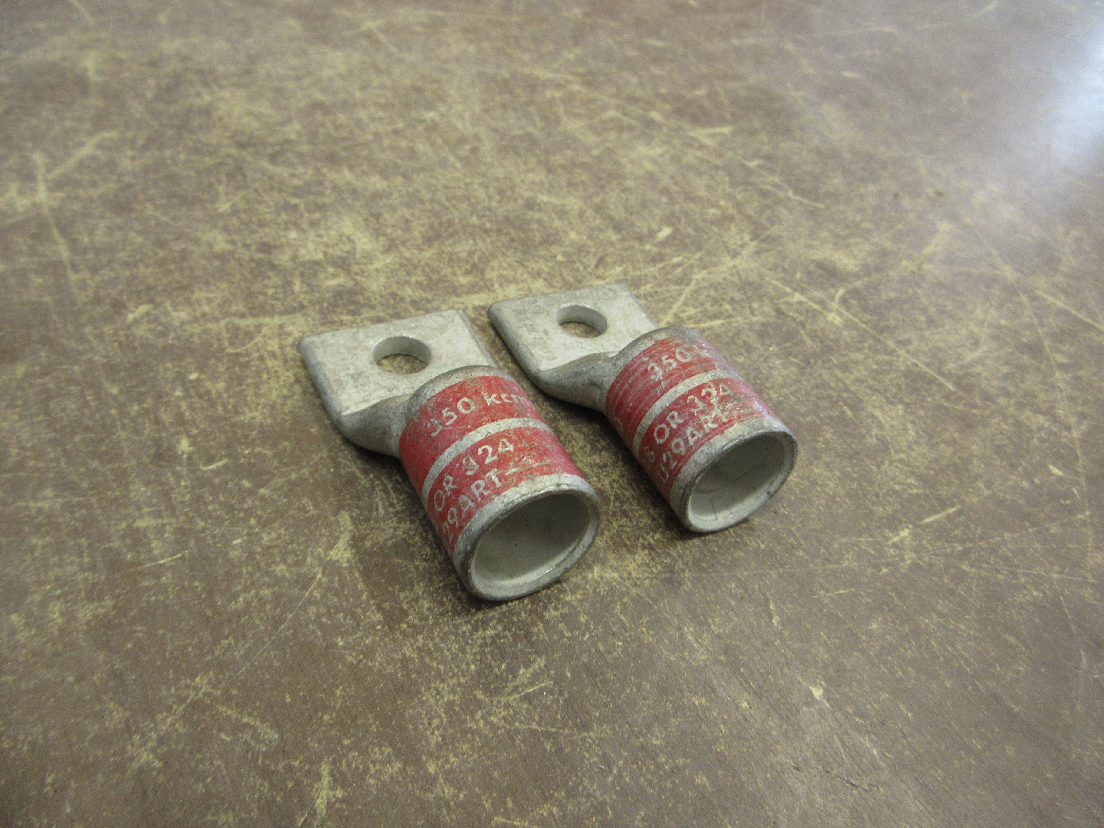 Burndy Crimp Lug YA-L N350 1-Hole 350 Kcmil *Lot of 2* *No Box* New Surplus