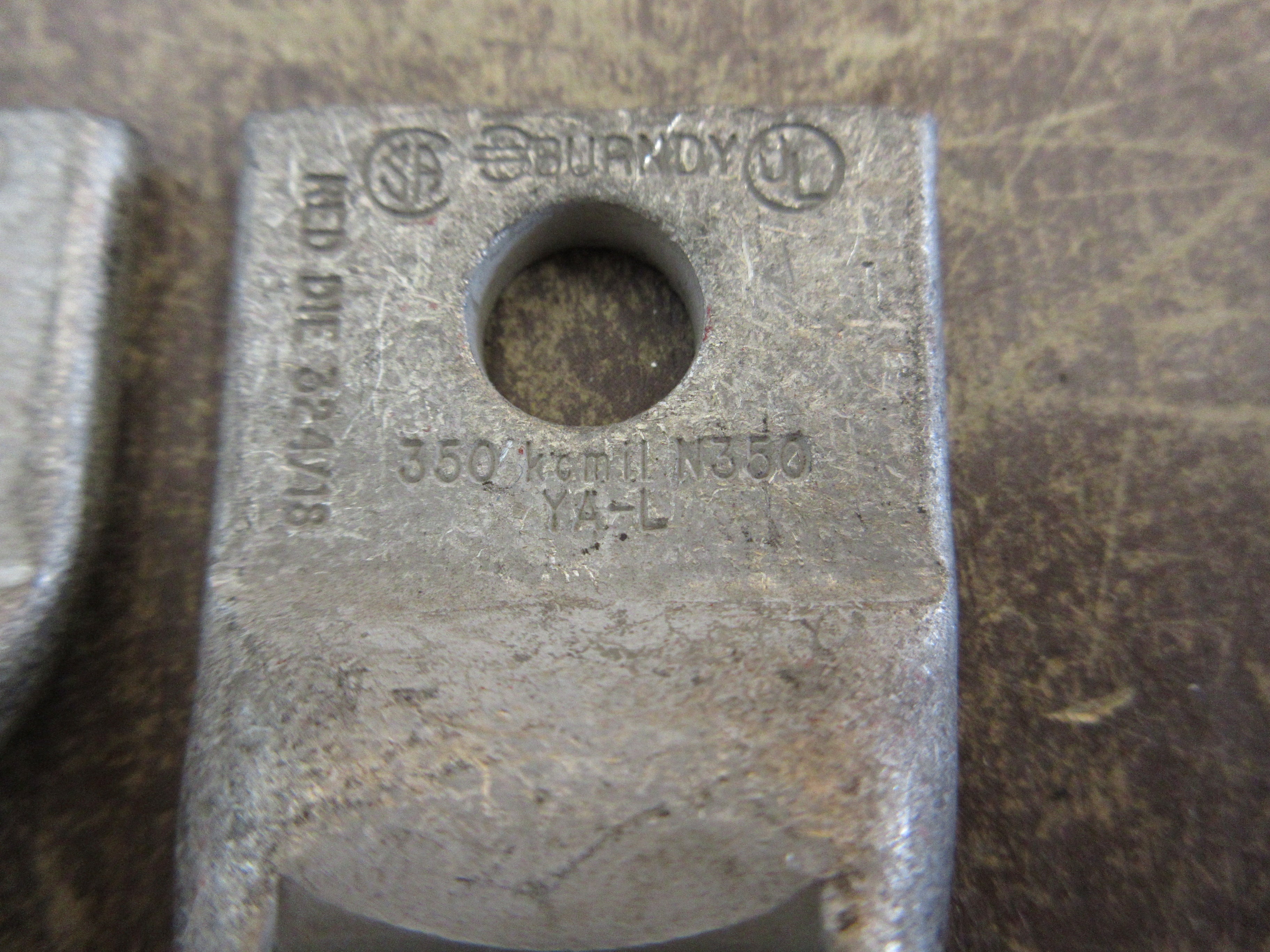 Burndy Crimp Lug YA-L N350 1-Hole 350 Kcmil *Lot of 2* *No Box* New Surplus