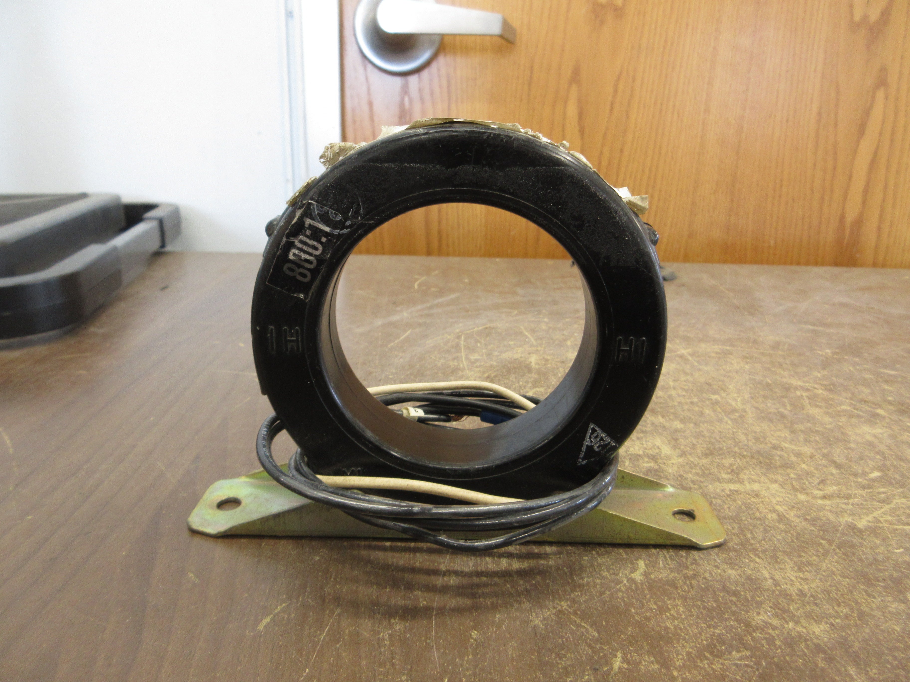 Ohio Semitronics Current Transformer CT5-001AX167 Ratio 800:1A Used