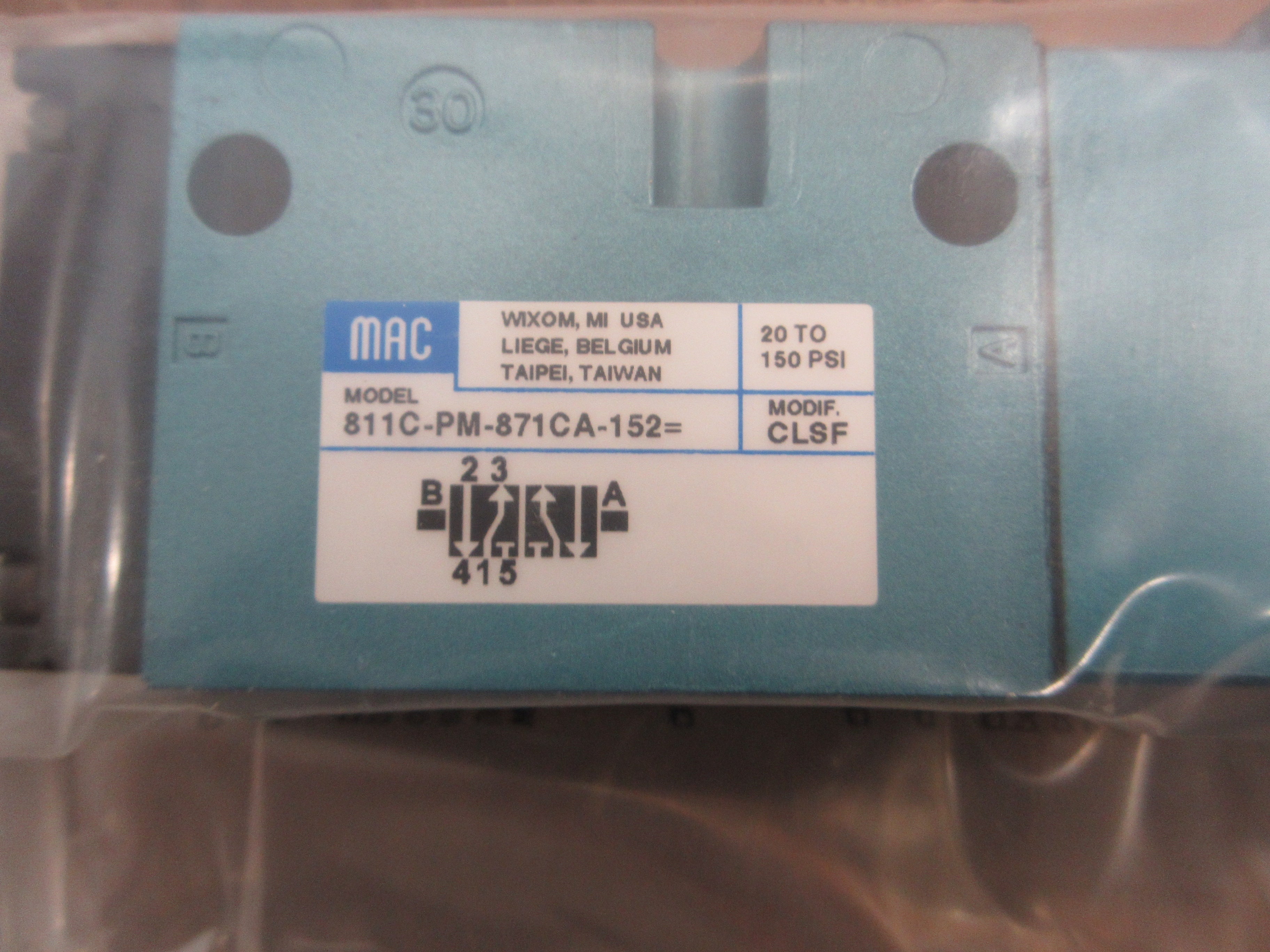 MAC Solenoid Valve 811C-PM-871CA-152 VAC-150 PSI New Surplus