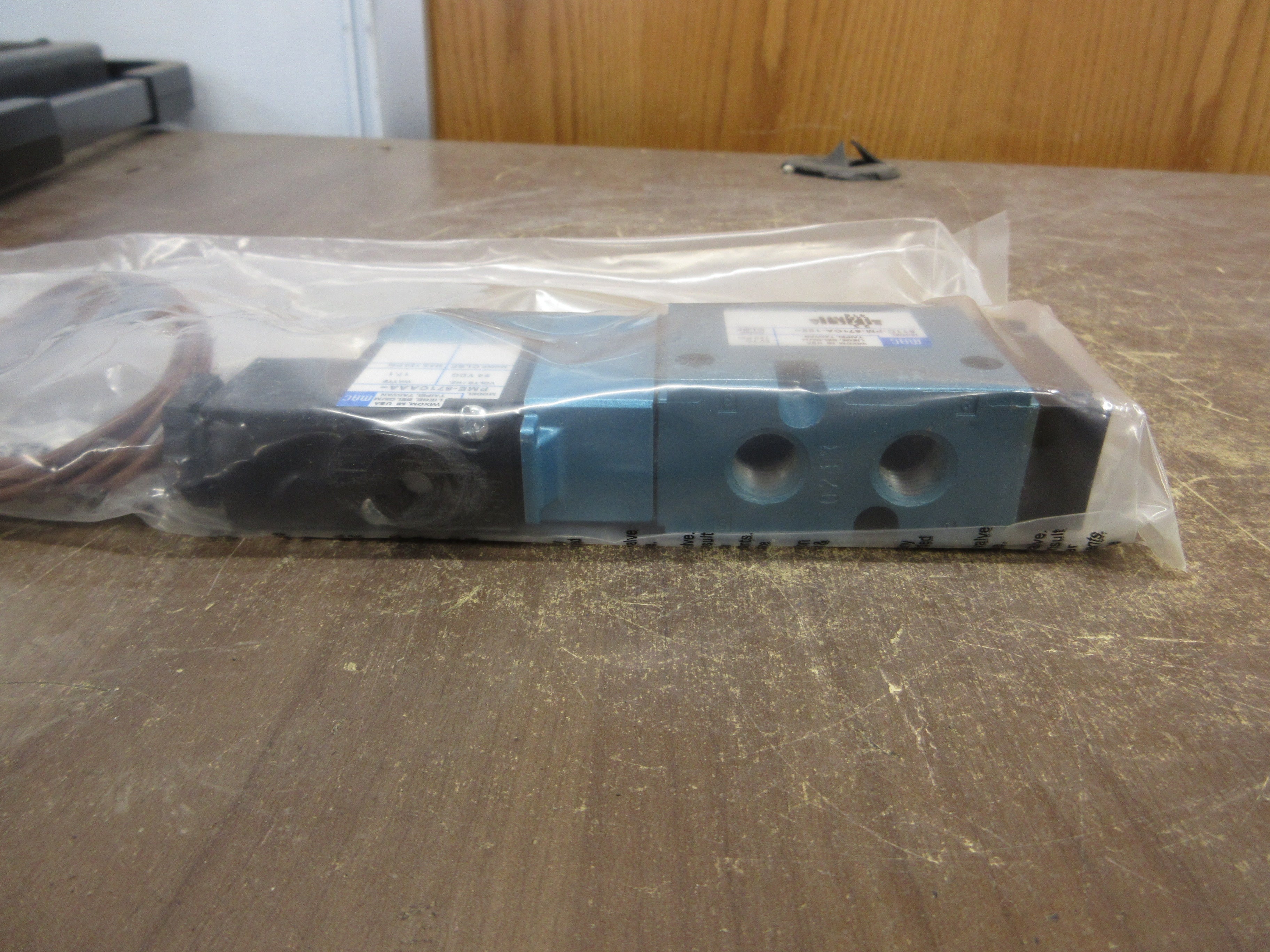 MAC Solenoid Valve 811C-PM-871CA-152 VAC-150 PSI New Surplus