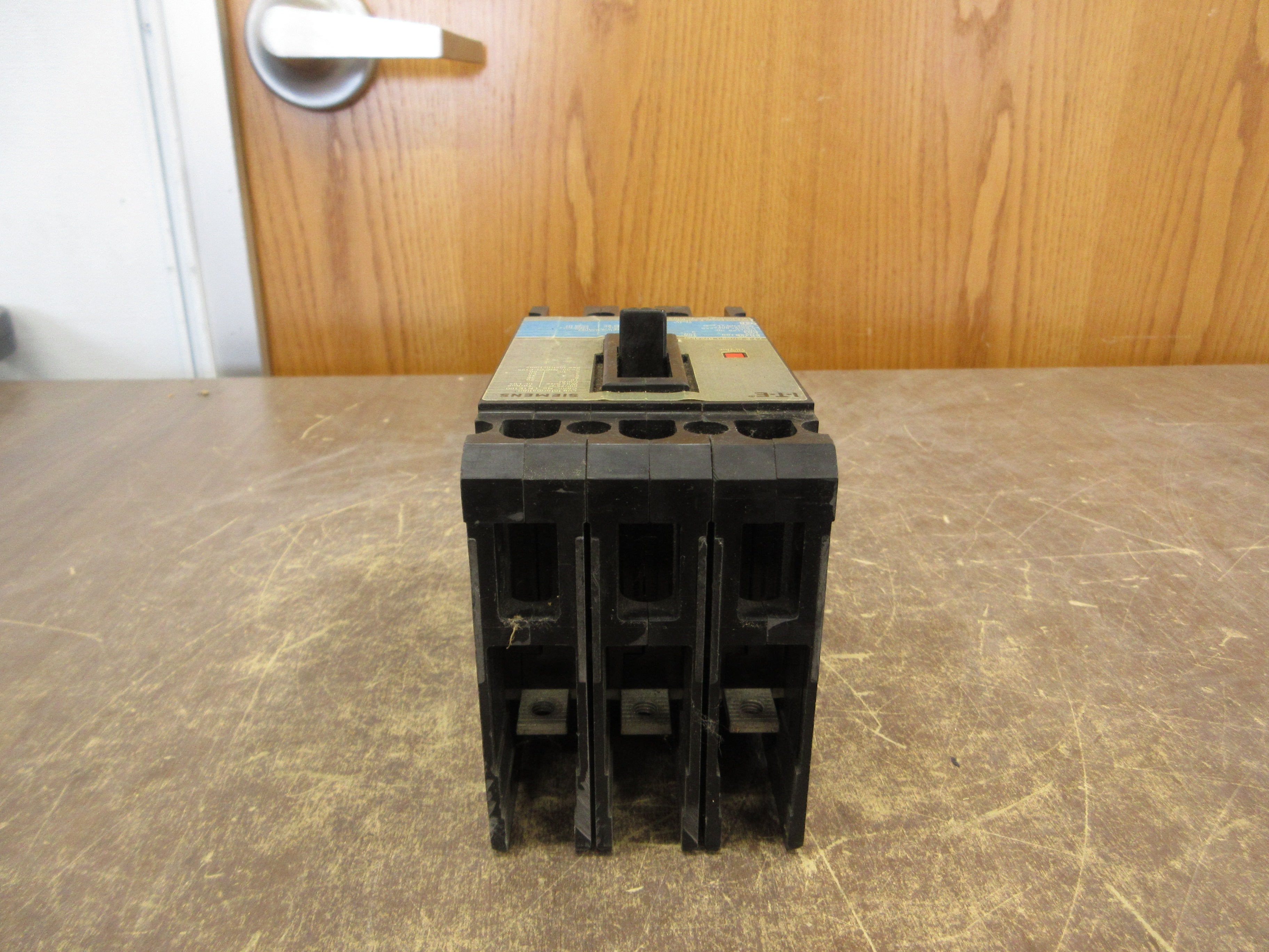 Siemens ITE Circuit Breaker ED43B100 100A 480V 3P Used