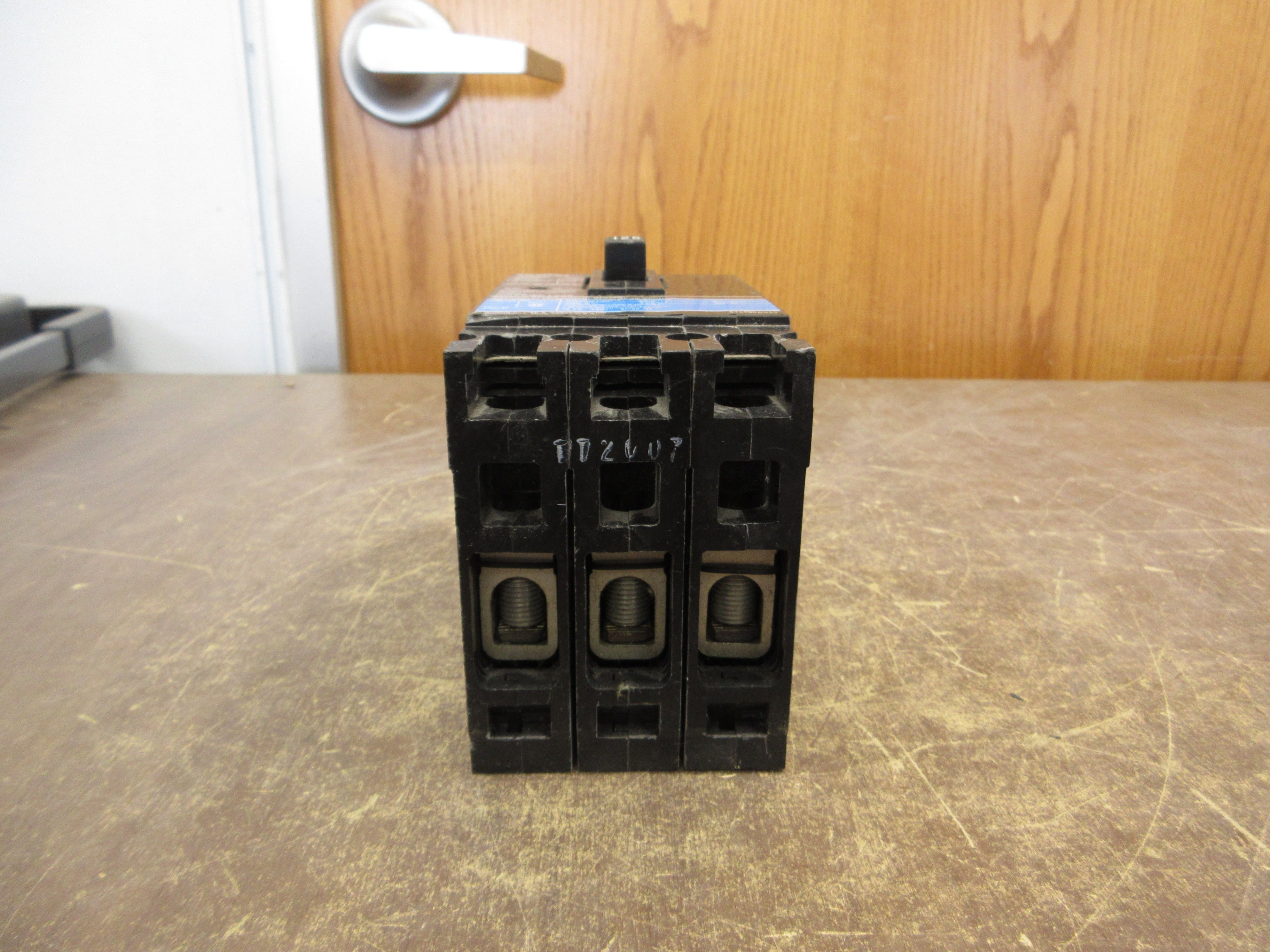 Siemens Sentron Circuit Breaker ED43B125 125A 480V 3P Used