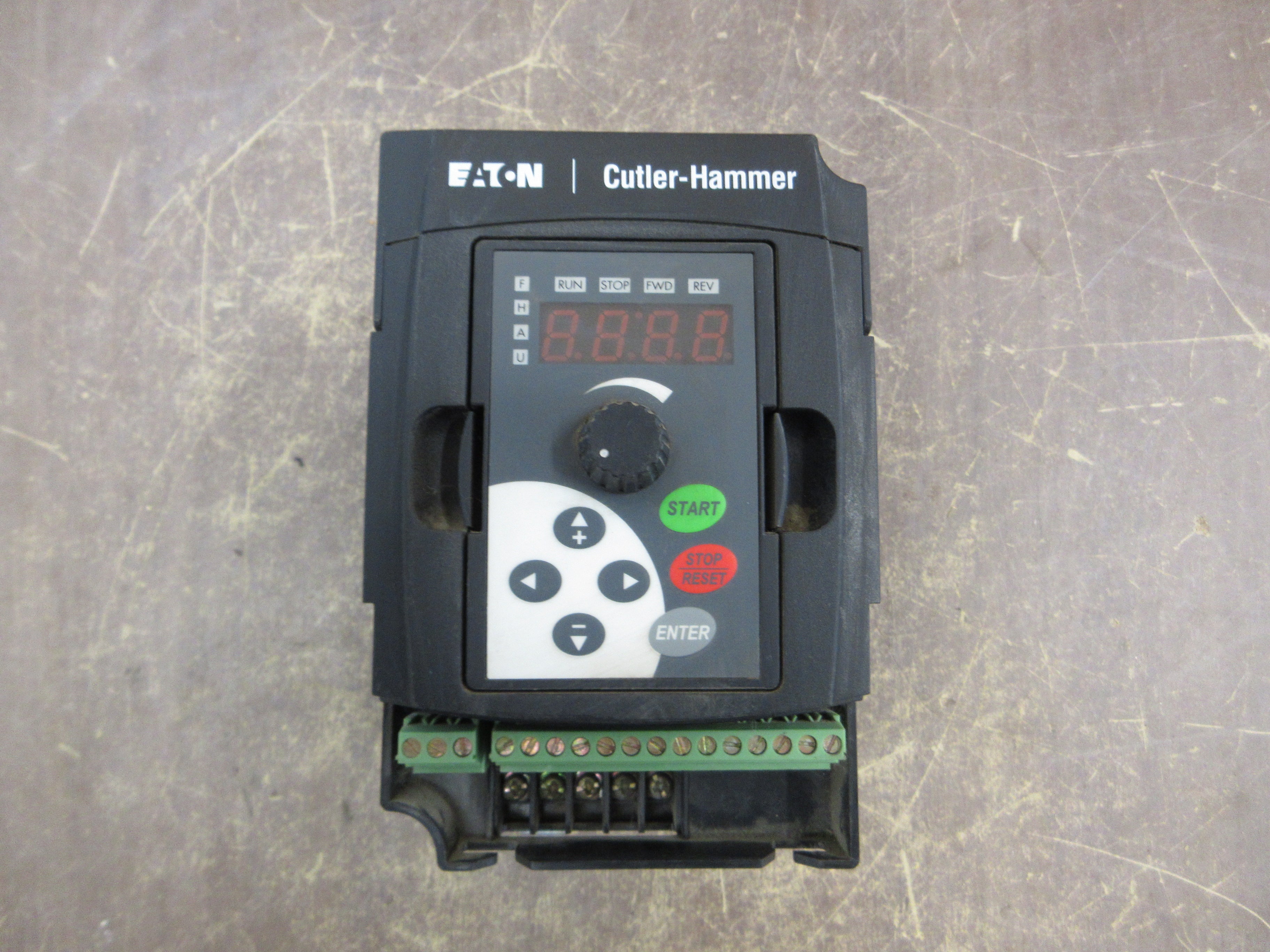 Eaton MVX9000 AC Drive MVX003A0-4 3HP 3Ph w/ Keypad *No Terminal Cover* Used