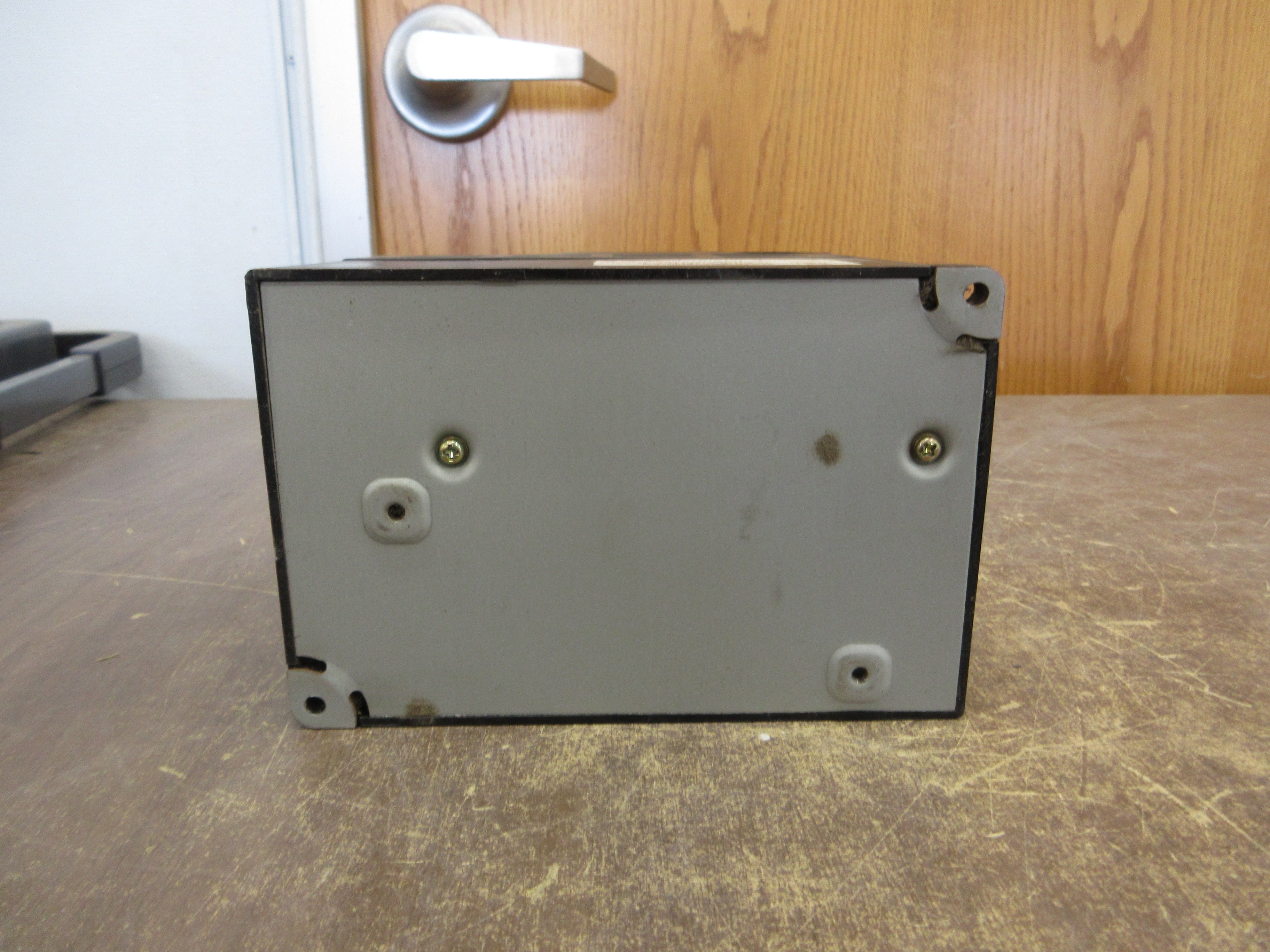 Eaton MVX9000 AC Drive MVX003A0-4 3HP 3Ph w/ Keypad *No Terminal Cover* Used