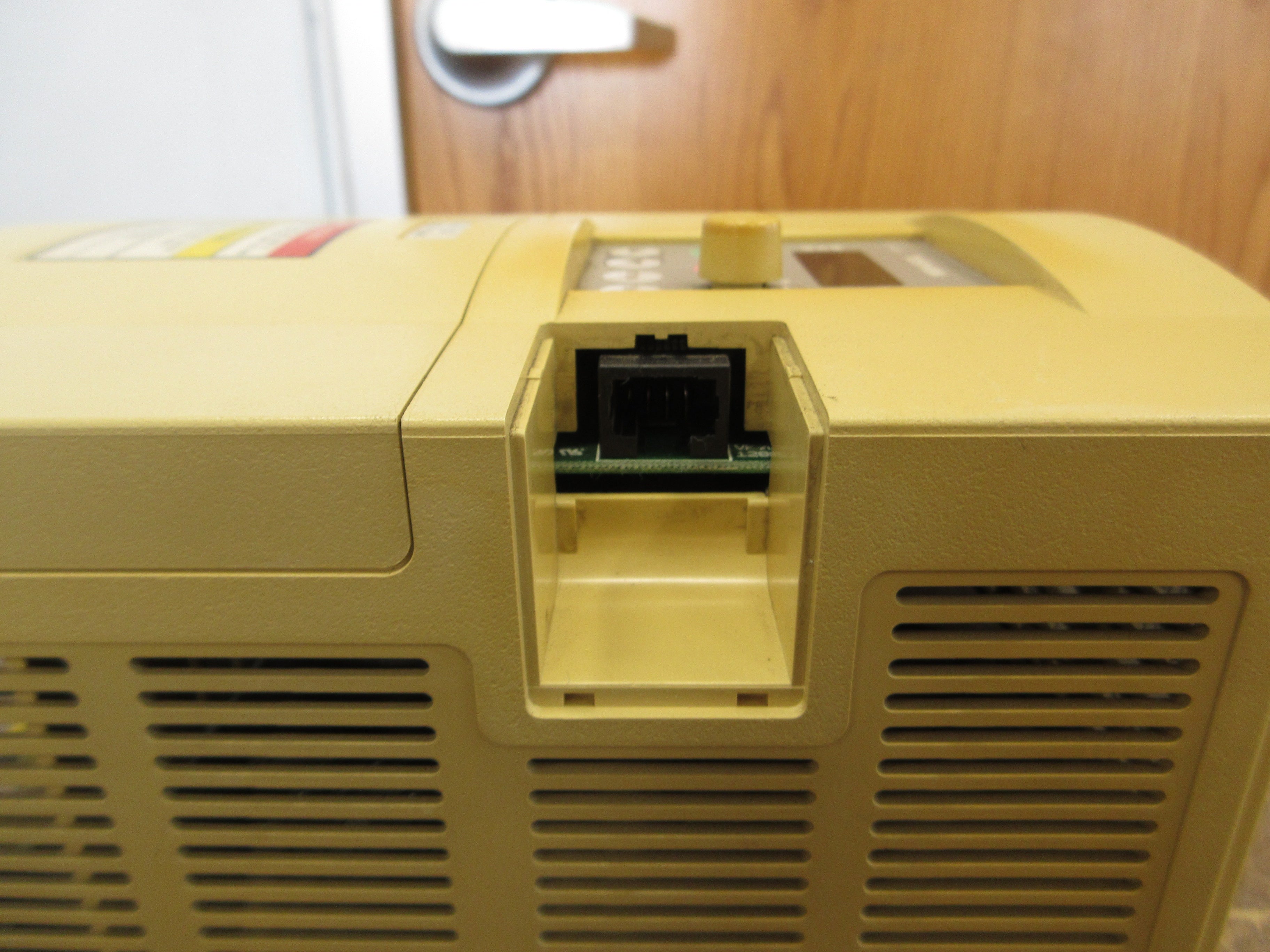 Toshiba AC Drive VFS7-4015UPL 2HP 3Ph Input: 380-460V 50/60Hz Used
