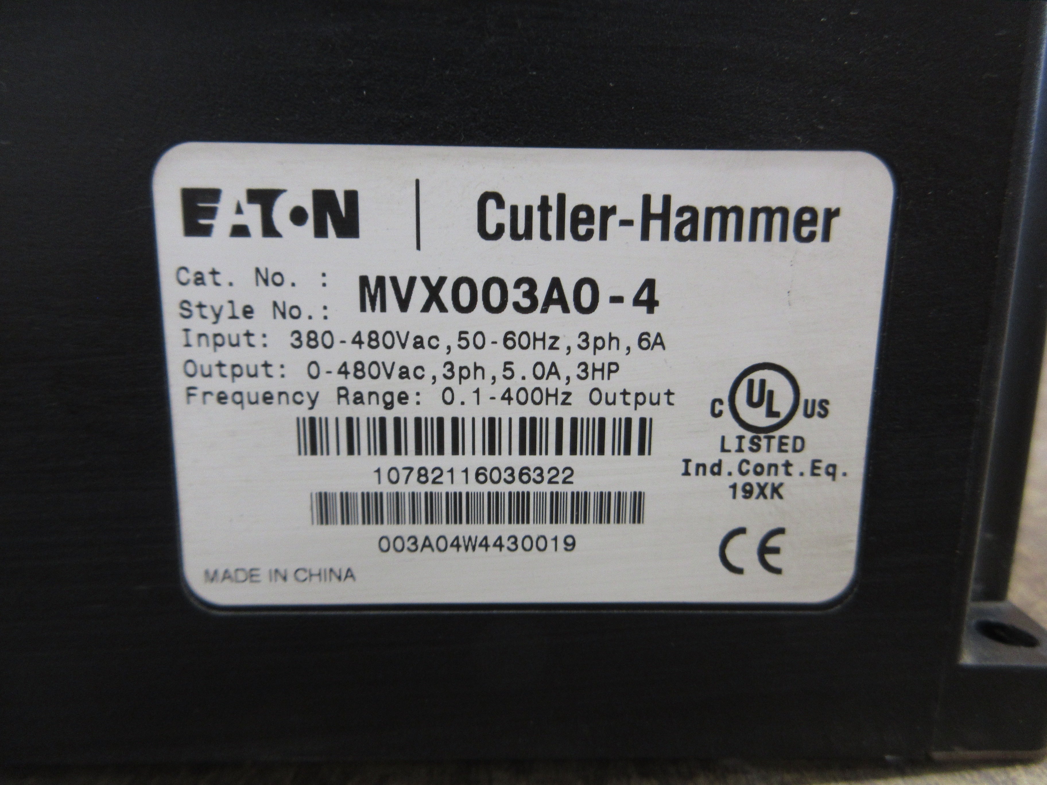 Eaton MVX9000 AC Drive MVX003A0-4 3HP 3Ph w/ Keypad *(1) Broken Mount* Used