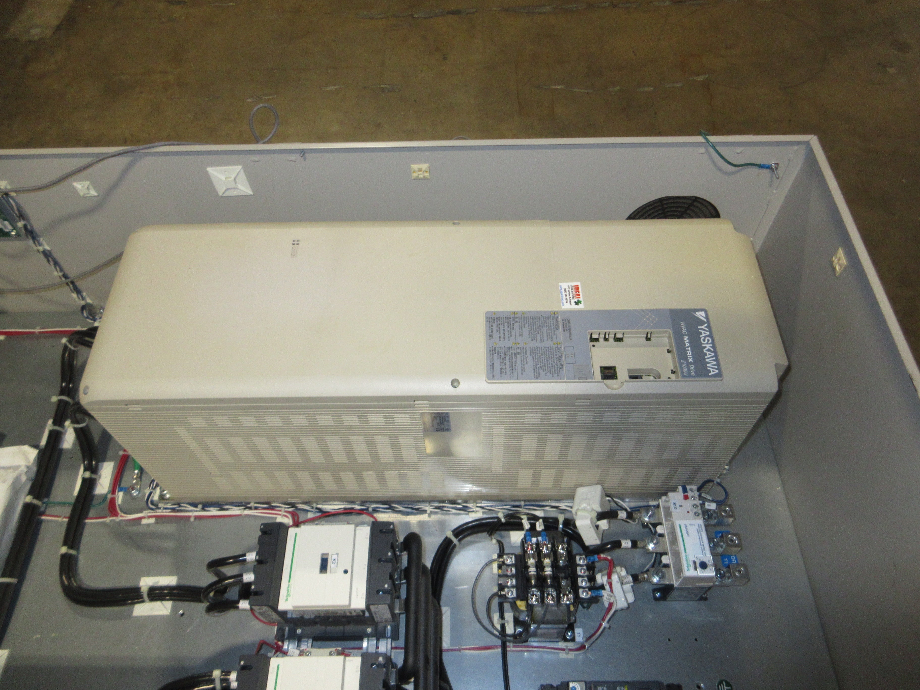 Yaskawa Z1000U AC Drive w/ Bypass Z1D1B096PN 75HP 3Ph Used