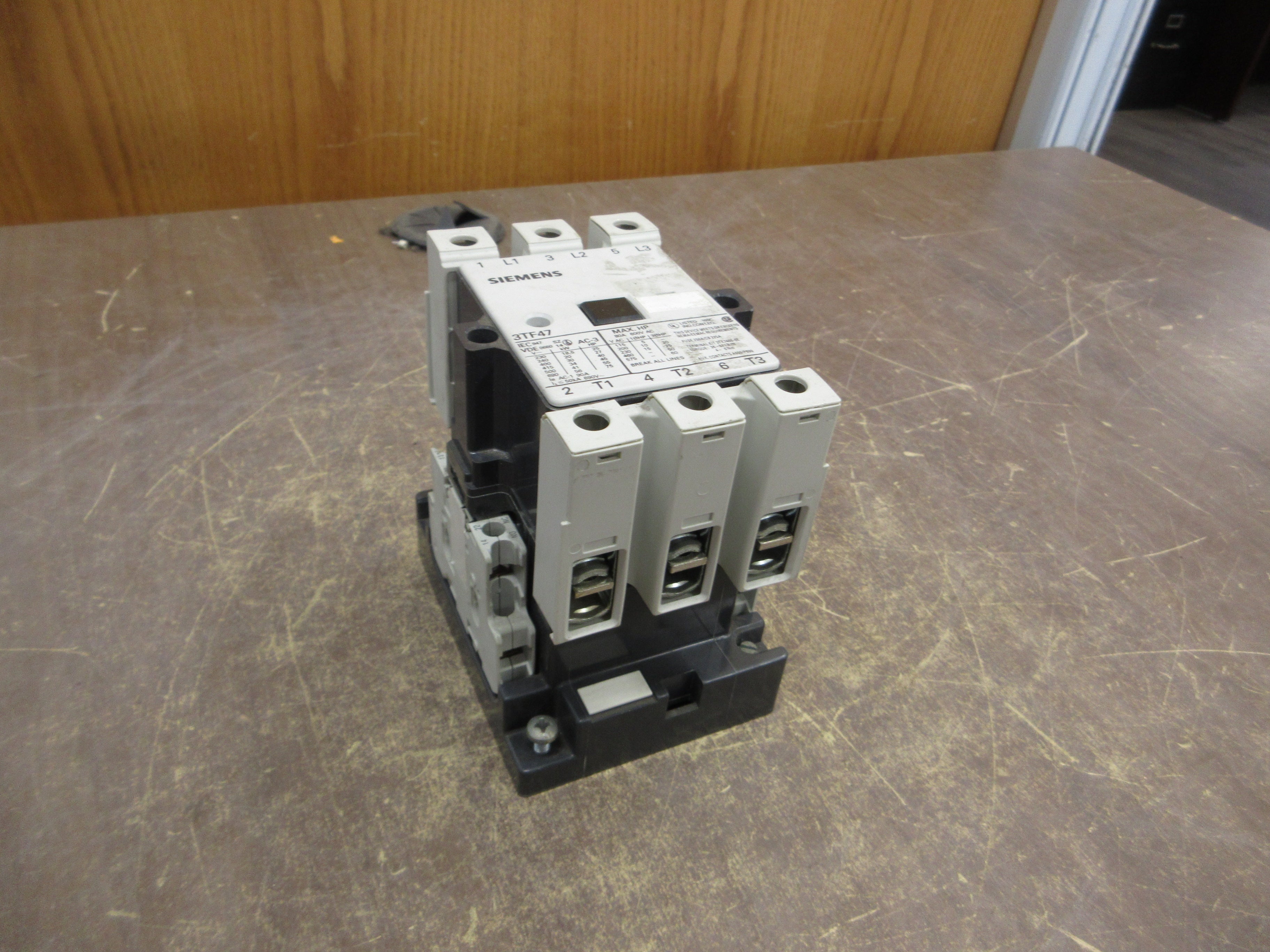 Siemens Contactor 3TF47 120V Coil 80A 600V Used