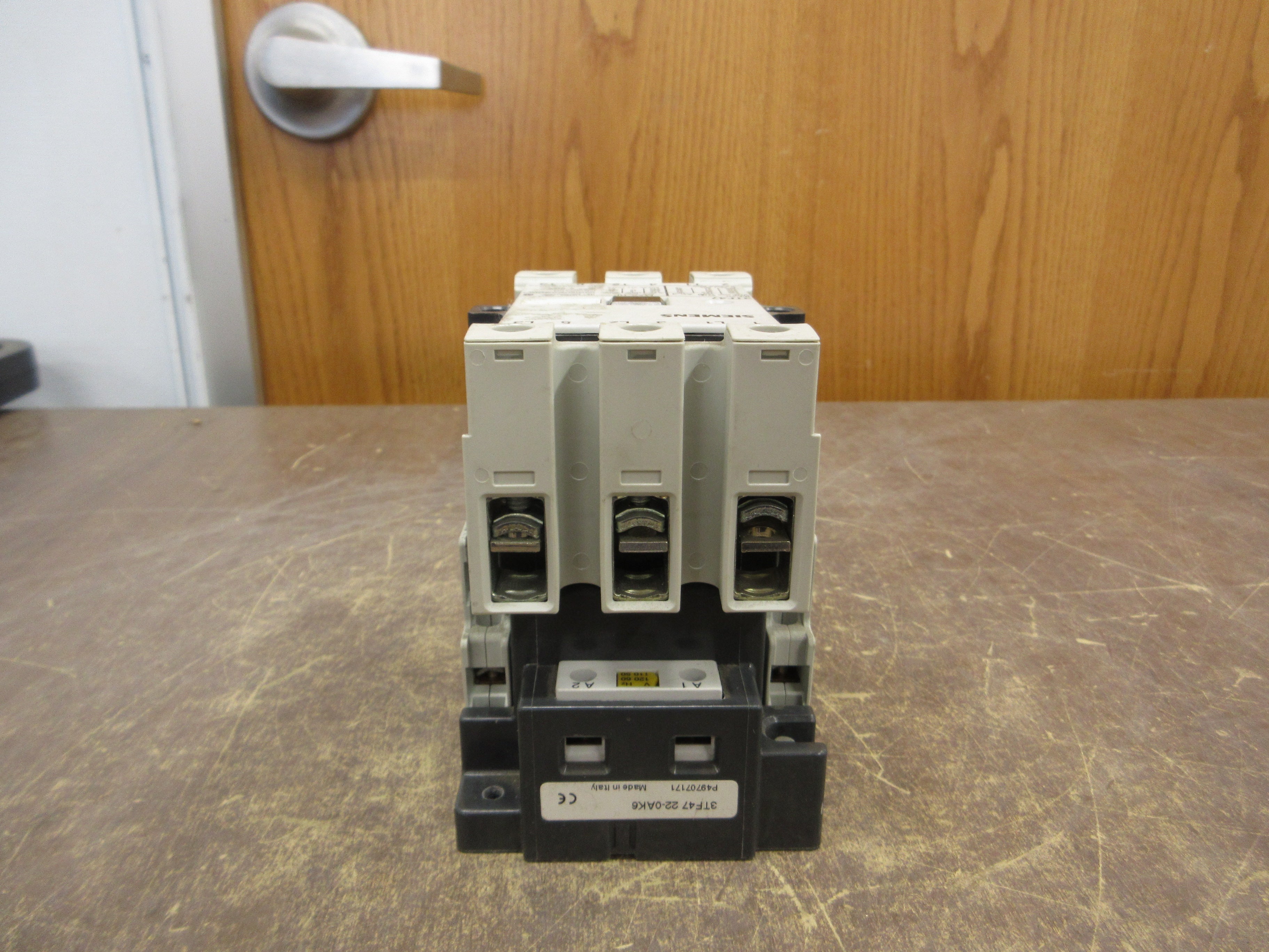 Siemens Contactor 3TF47 120V Coil 80A 600V Used