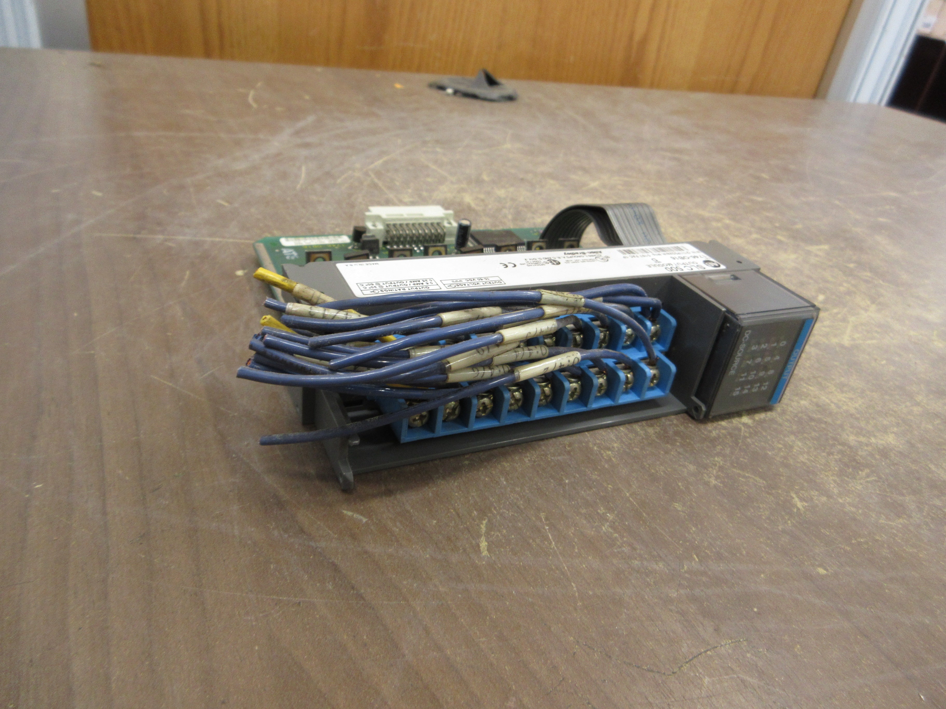 Allen-Bradley SLC 500 DC Output Module 1746-OB16 Series D 10-50 VDC Used