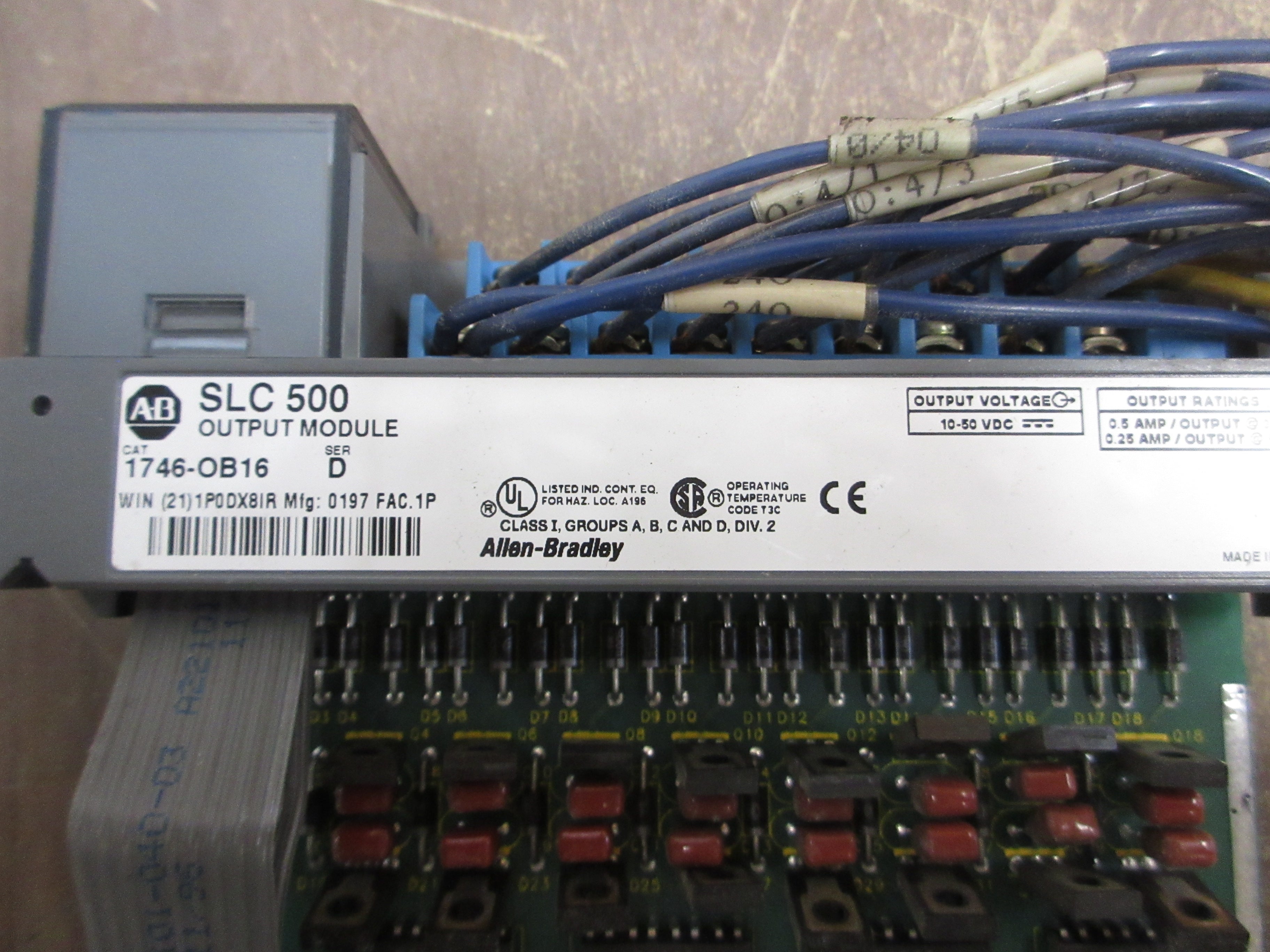 Allen-Bradley SLC 500 DC Output Module 1746-OB16 Series D 10-50 VDC Used