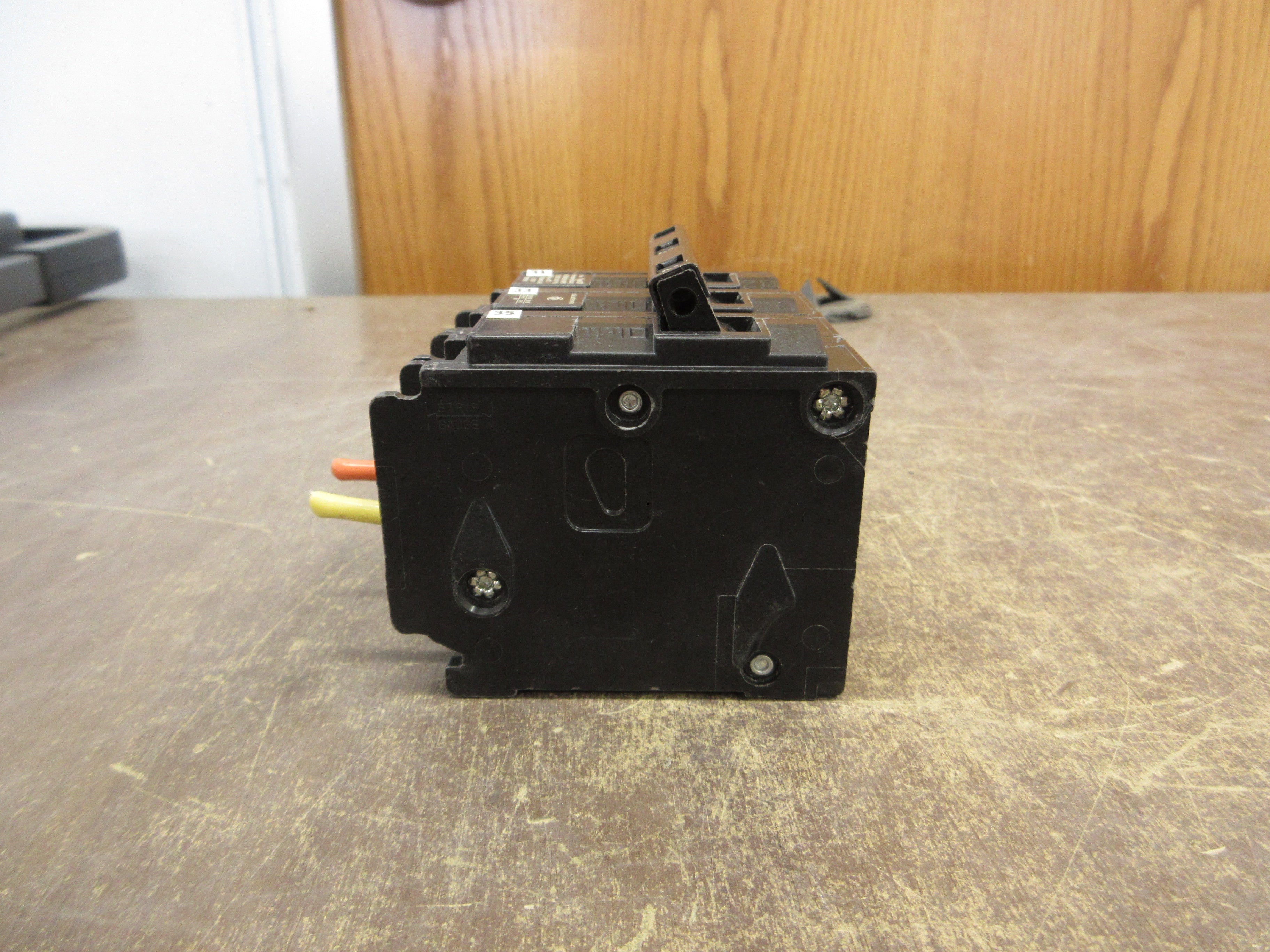 Siemens Clip-On Circuit Breaker Q320 20A 240V 3P Used