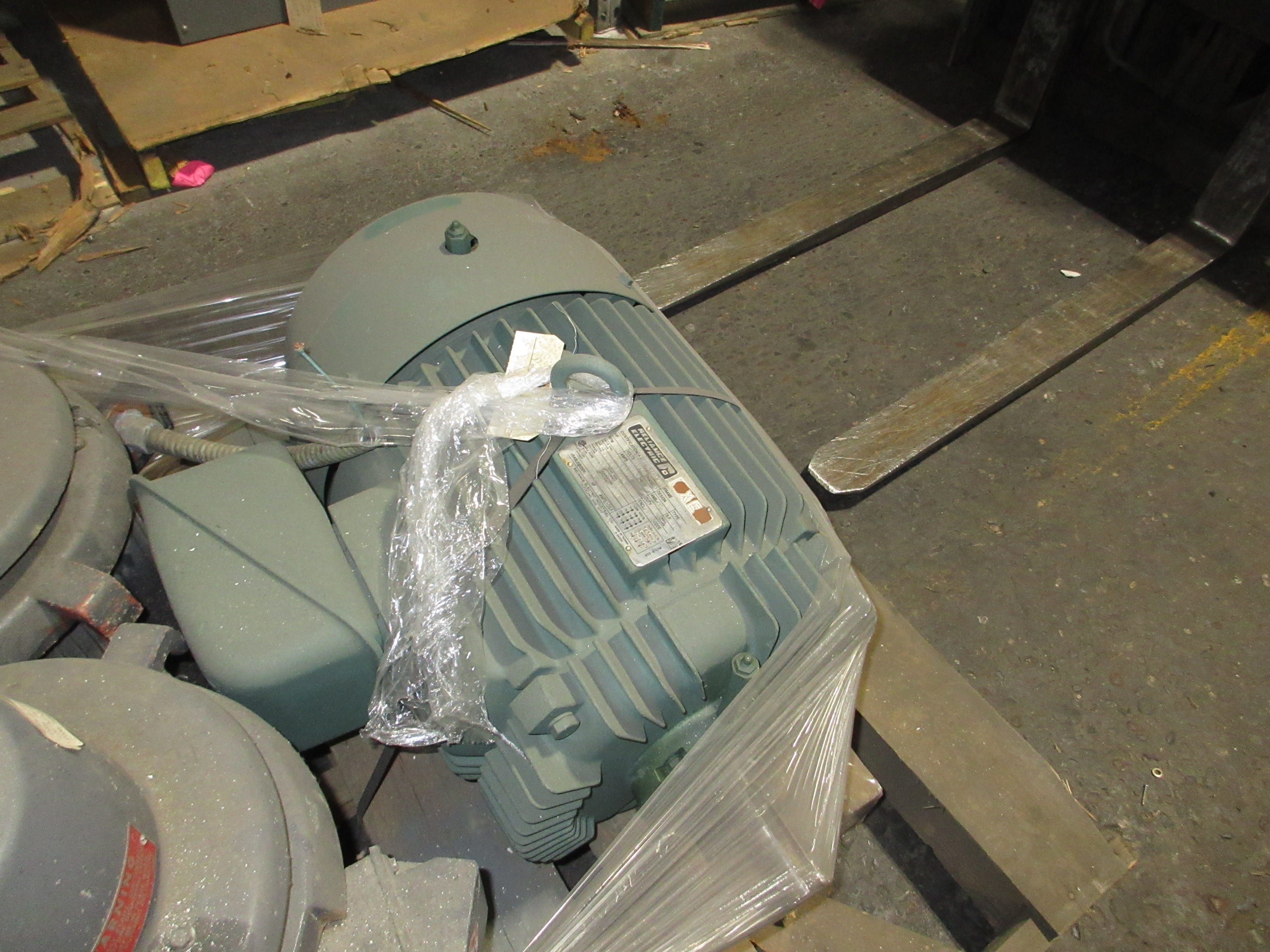 Reliance Electric Motor P28G7402AB 25HP 1800RPM 230/460V 60/30A 60Hz 3Ph Used