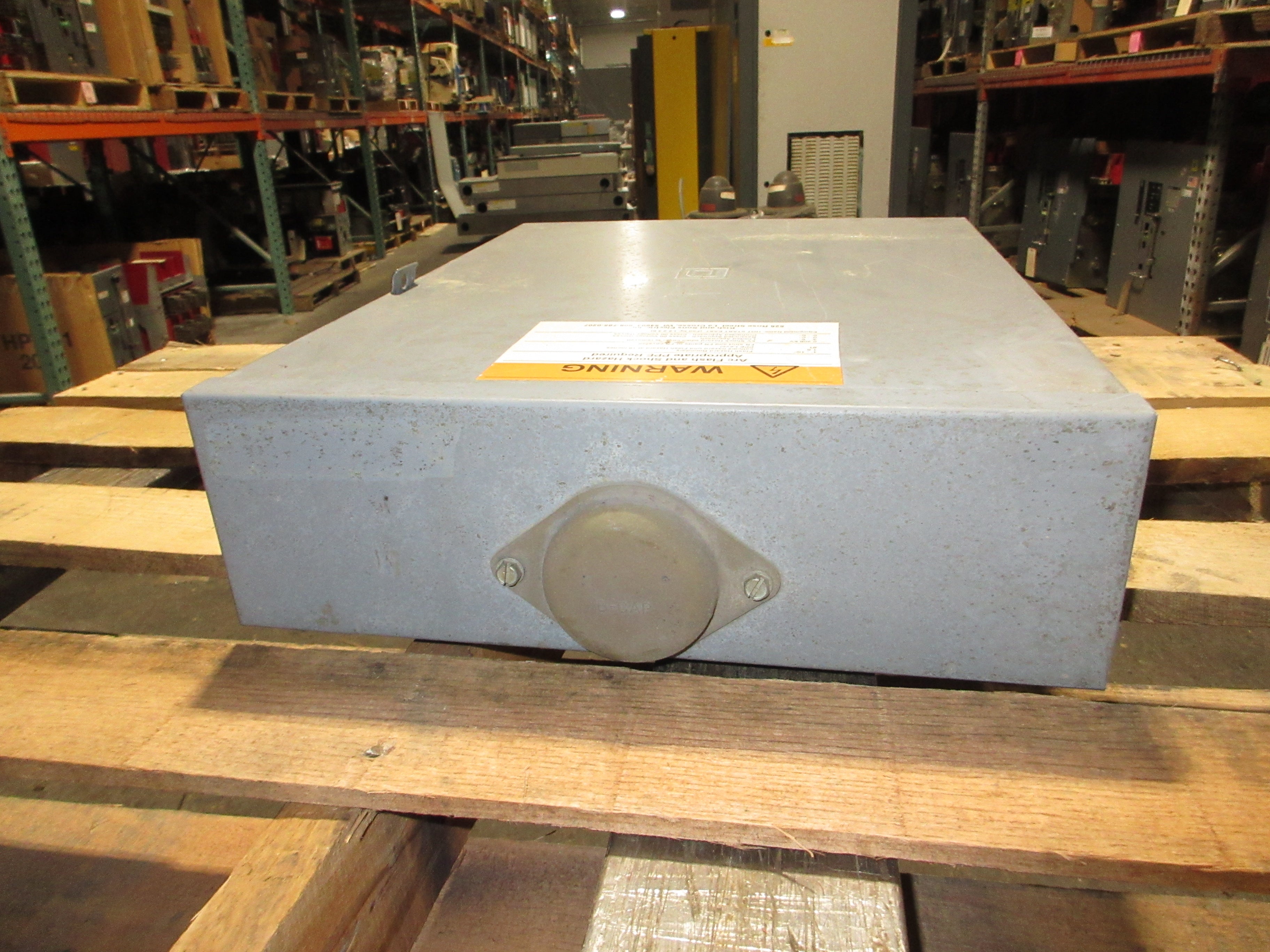 Square 3R QO Load Center 40265-449-10 16-Circuit Used