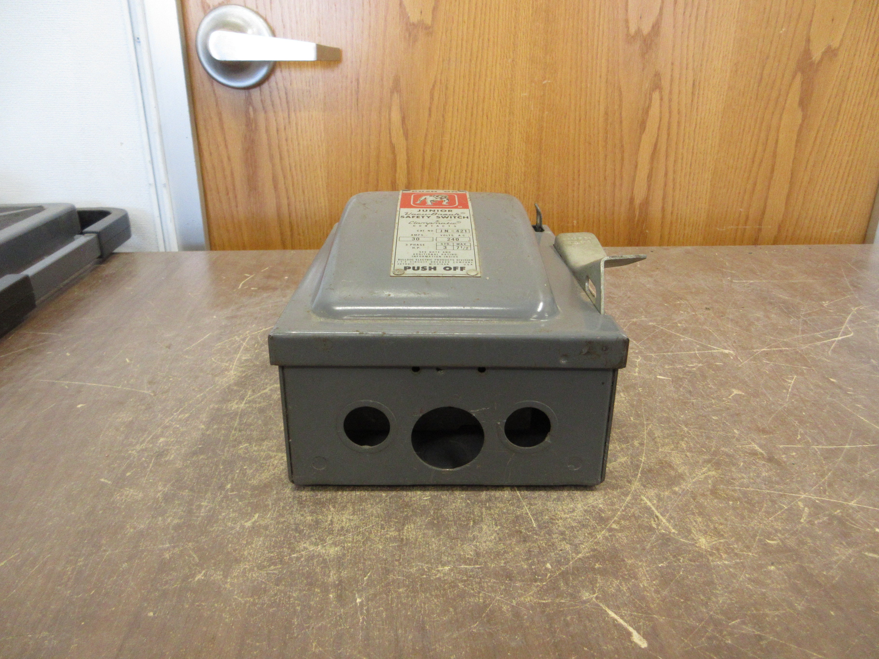 Bulldog Fusible Safety Switch / Disconnect JN-421 30A 240V 3Ph Used