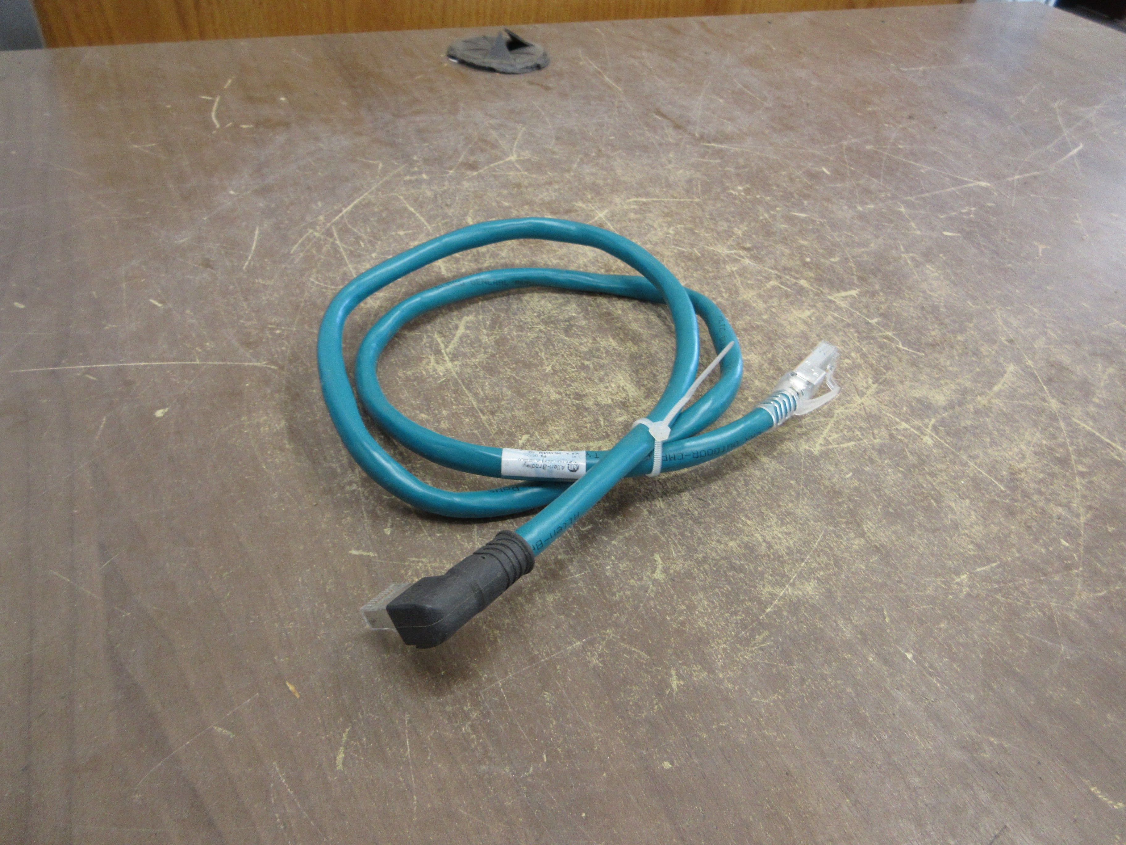 Allen-Bradley Patch Cord PN-195944 Length: 1m Used